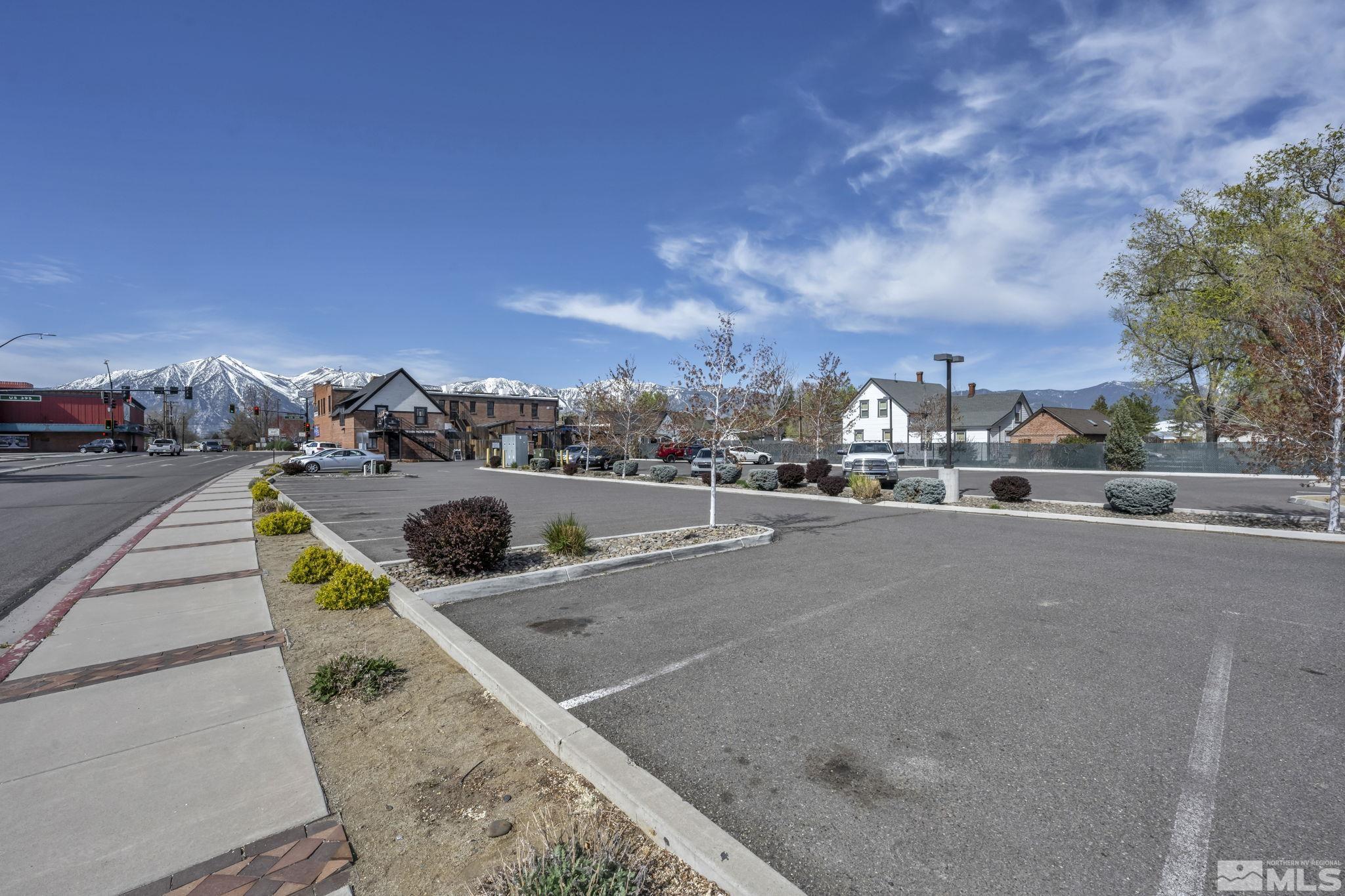 1453 N HWY 395