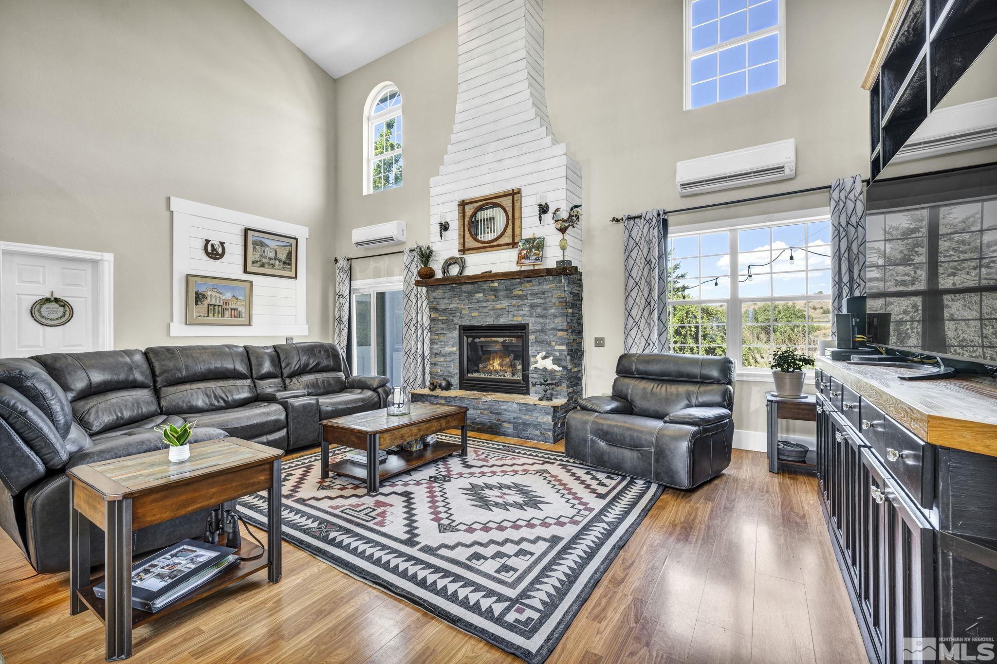 996 Farrier Court