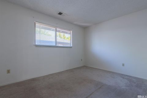 Condominium in Reno NV 2205 Kietzke Ln Apt B Ln 16.jpg