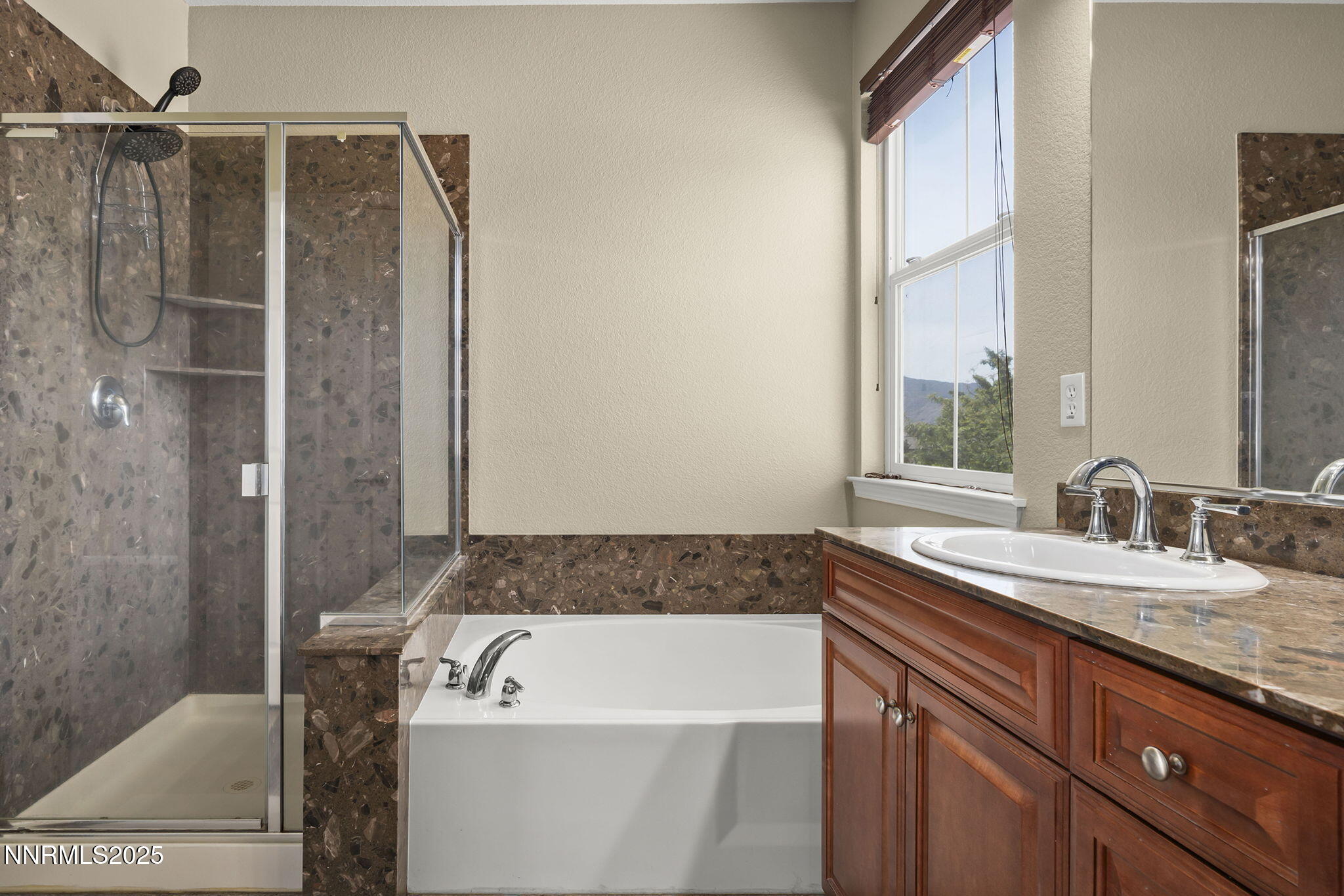 20-web-or-mls-_DSC0500