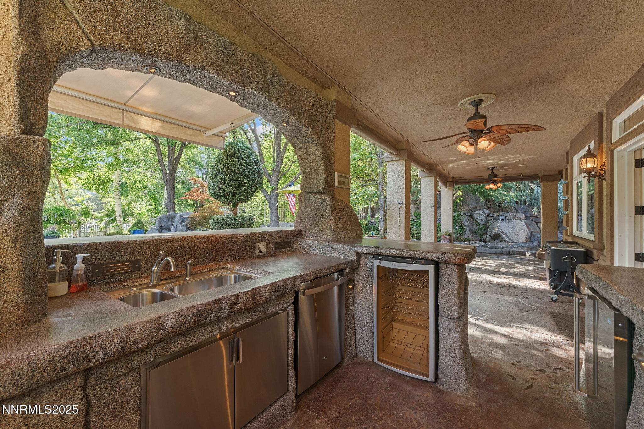 43-web-or-mls-43-print-DS200315