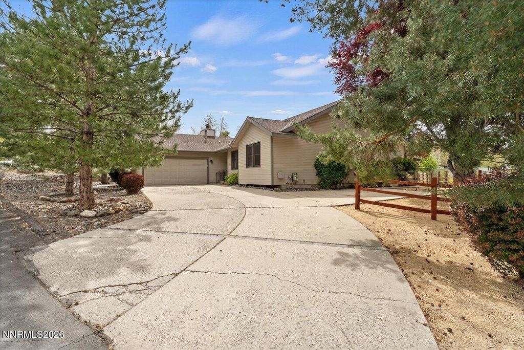 Photo of 6304 Meadow Creek DR Drive, Reno, NV 89519 (MLS # 260005037)