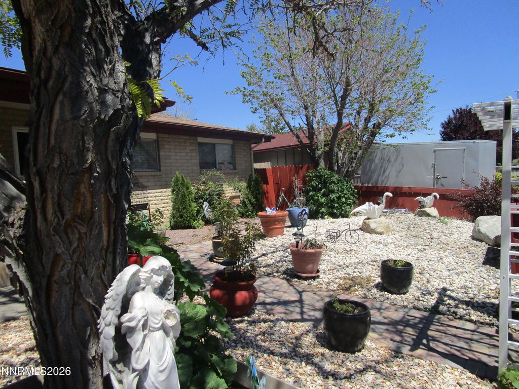Photo of 908 Ivy Street, Carson City, NV 89703 (MLS # 260005774)