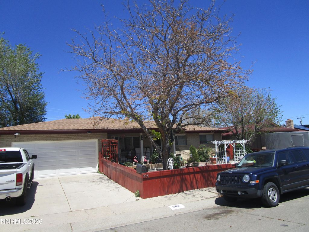 Photo of 908 Ivy Street, Carson City, NV 89703 (MLS # 260005774)