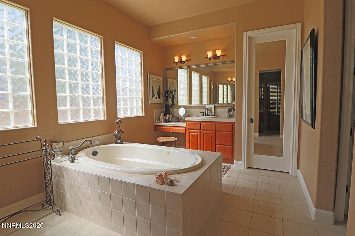 Reno, Nevada, 89511, United States, 3 Bedrooms Bedrooms, ,4 BathroomsBathrooms,Residential,Active,2041397