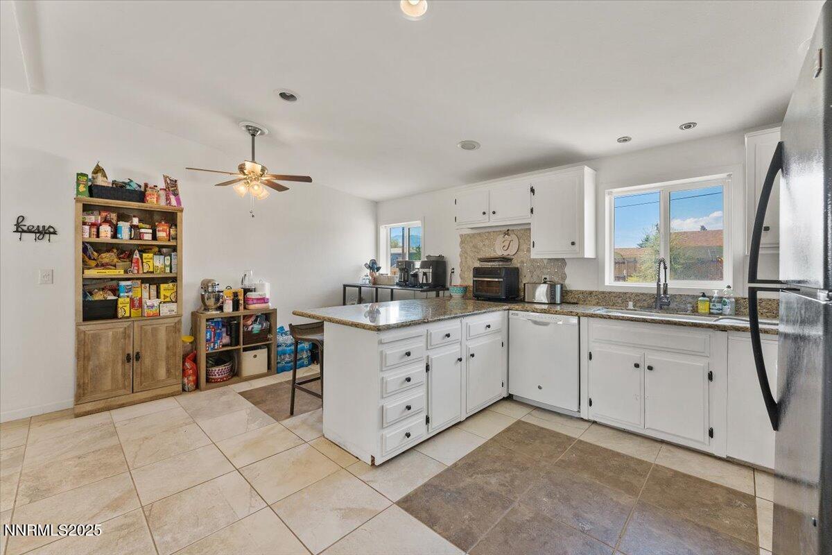 14-17570 Thrush Lane Reno NV 89508 (13 o