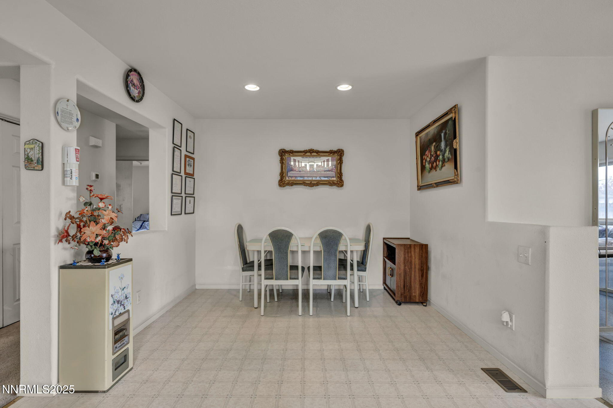 32-web-or-mls-2900-crown-canyon-ct