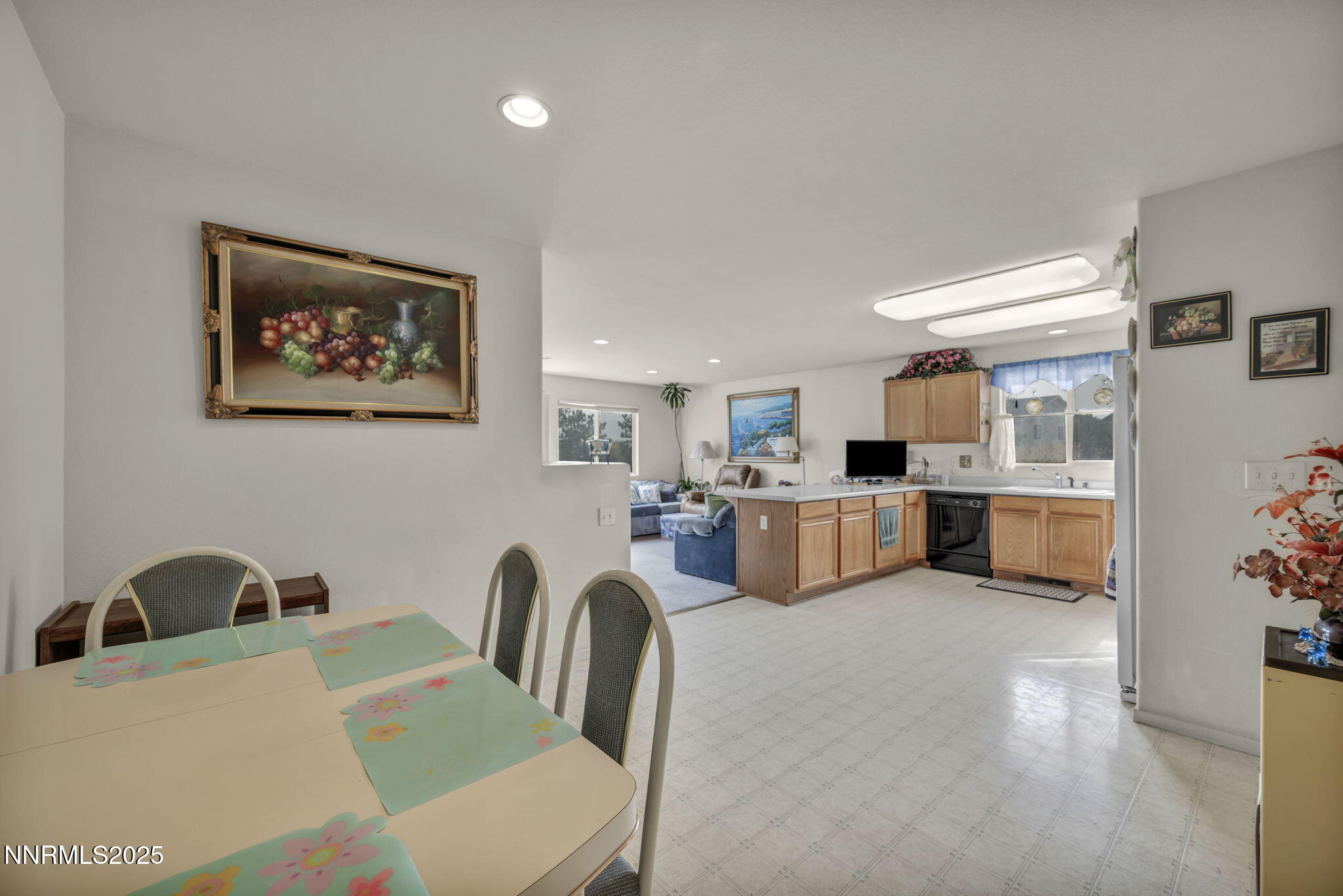 29-web-or-mls-2900-crown-canyon-ct