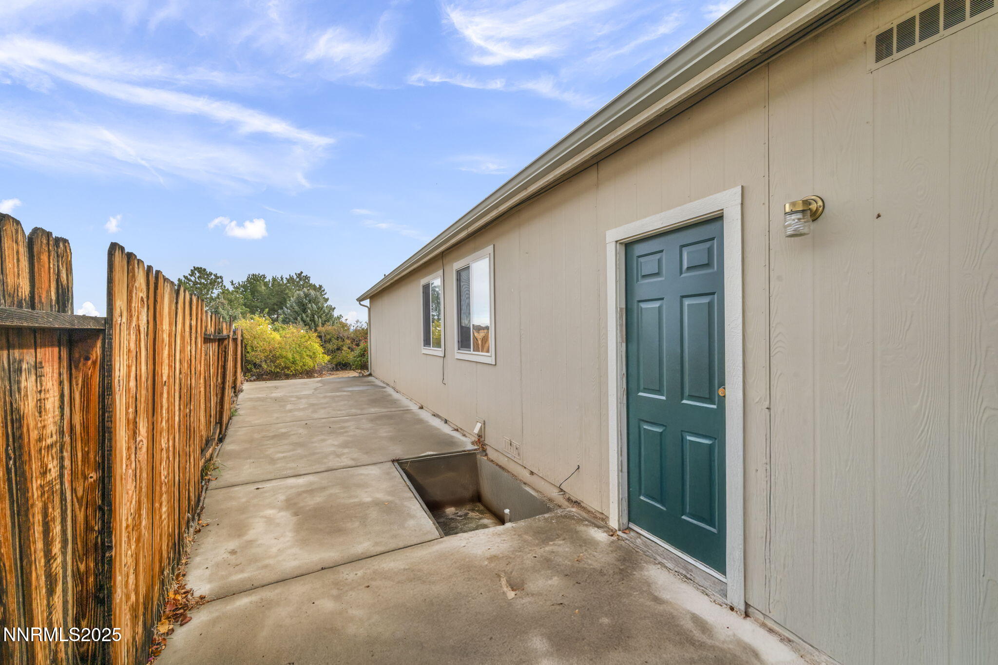 6-web-or-mls-2900-crown-canyon-ct