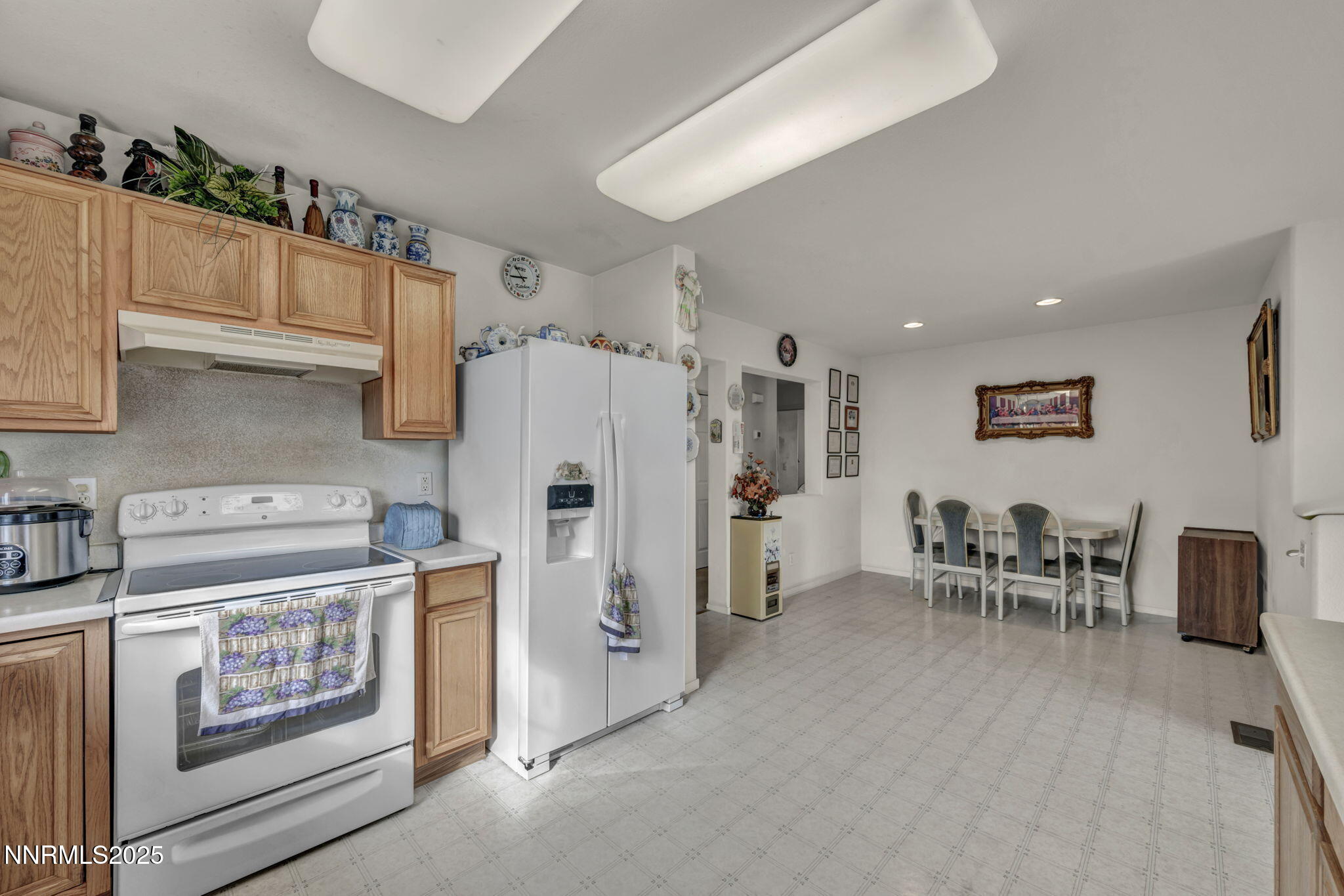 28-web-or-mls-2900-crown-canyon-ct