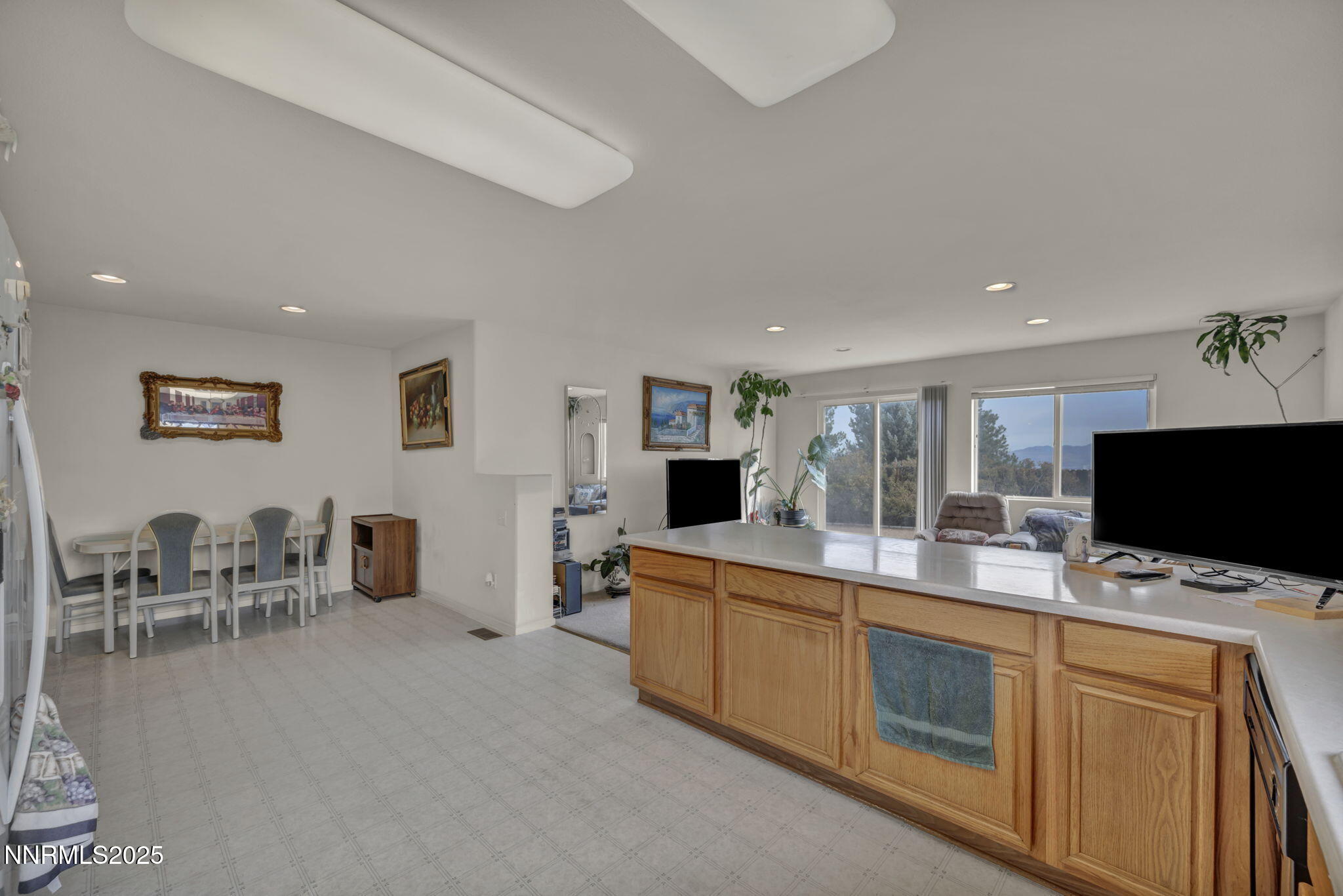 27-web-or-mls-2900-crown-canyon-ct