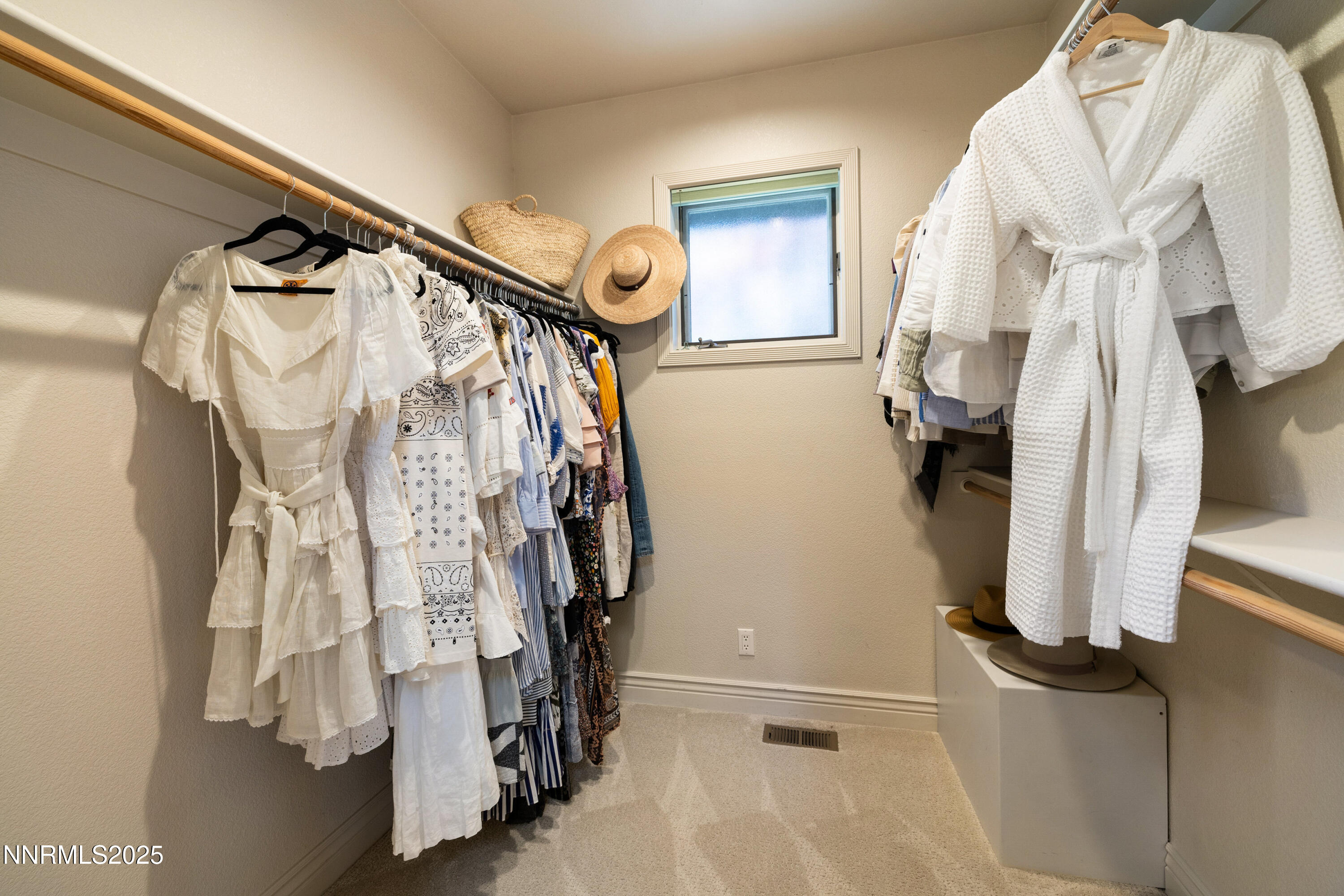 021_24-print-102_w_willis-25_158