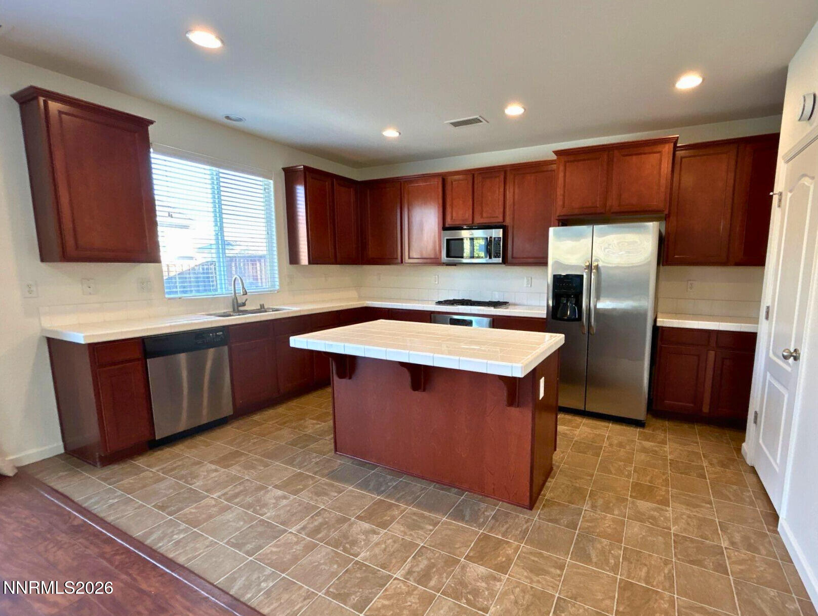 8691feaf-7bac-45f5-a87d-452132a93f86