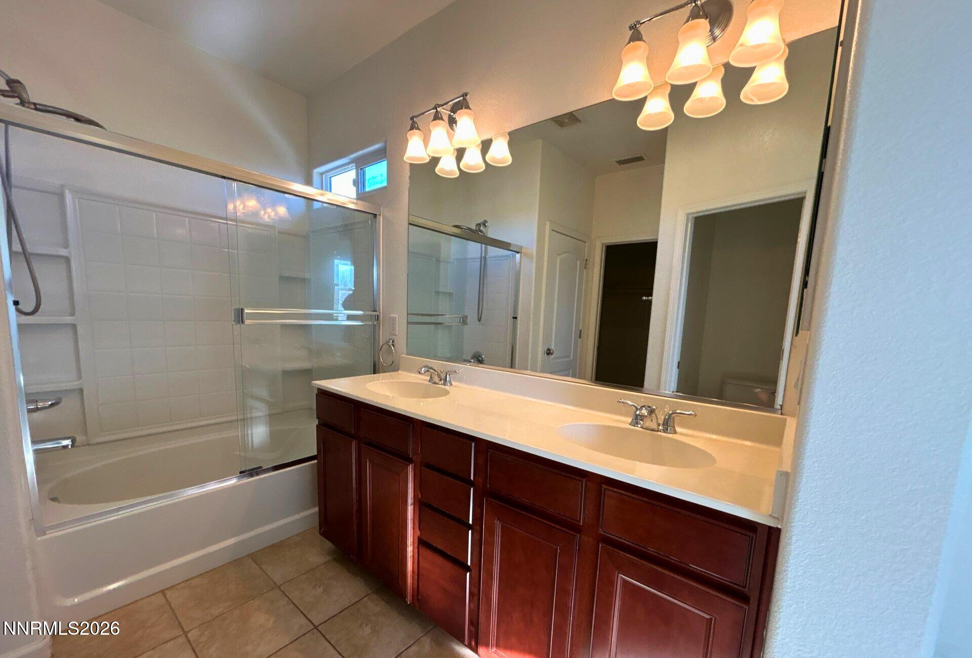 b0ff3a54-4c90-46a9-be5b-328d796cb260