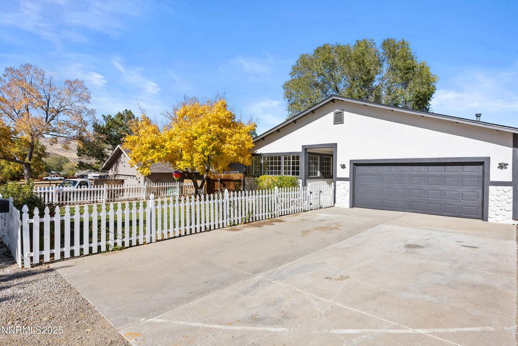 Photo of 3510 Comstock Drive, Reno, NV 89512 (MLS # 250000575)