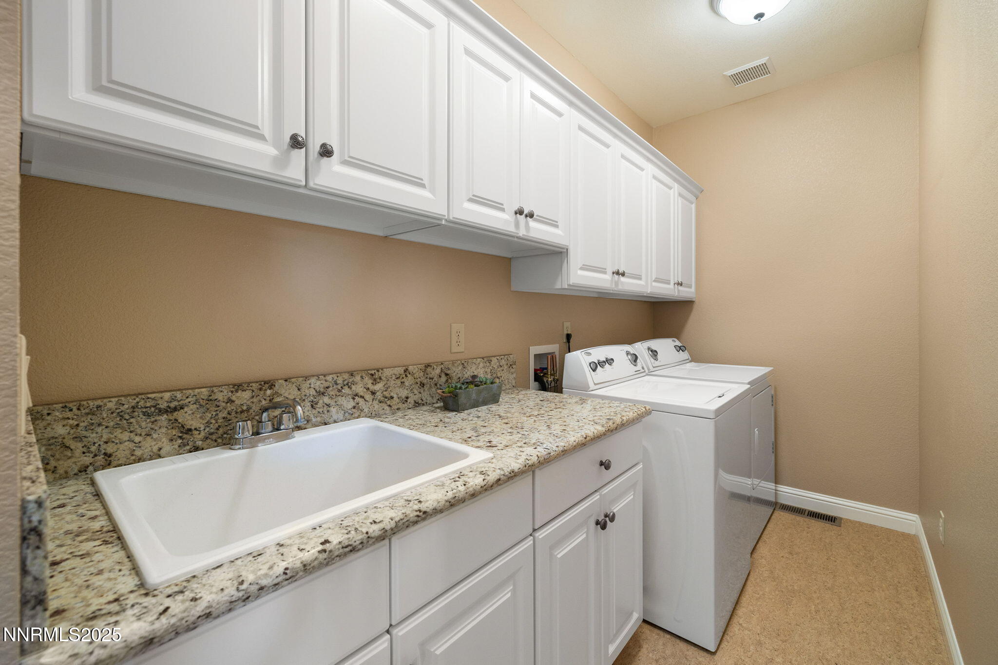 32-web-or-mls-2545 Genoa Aspen-33