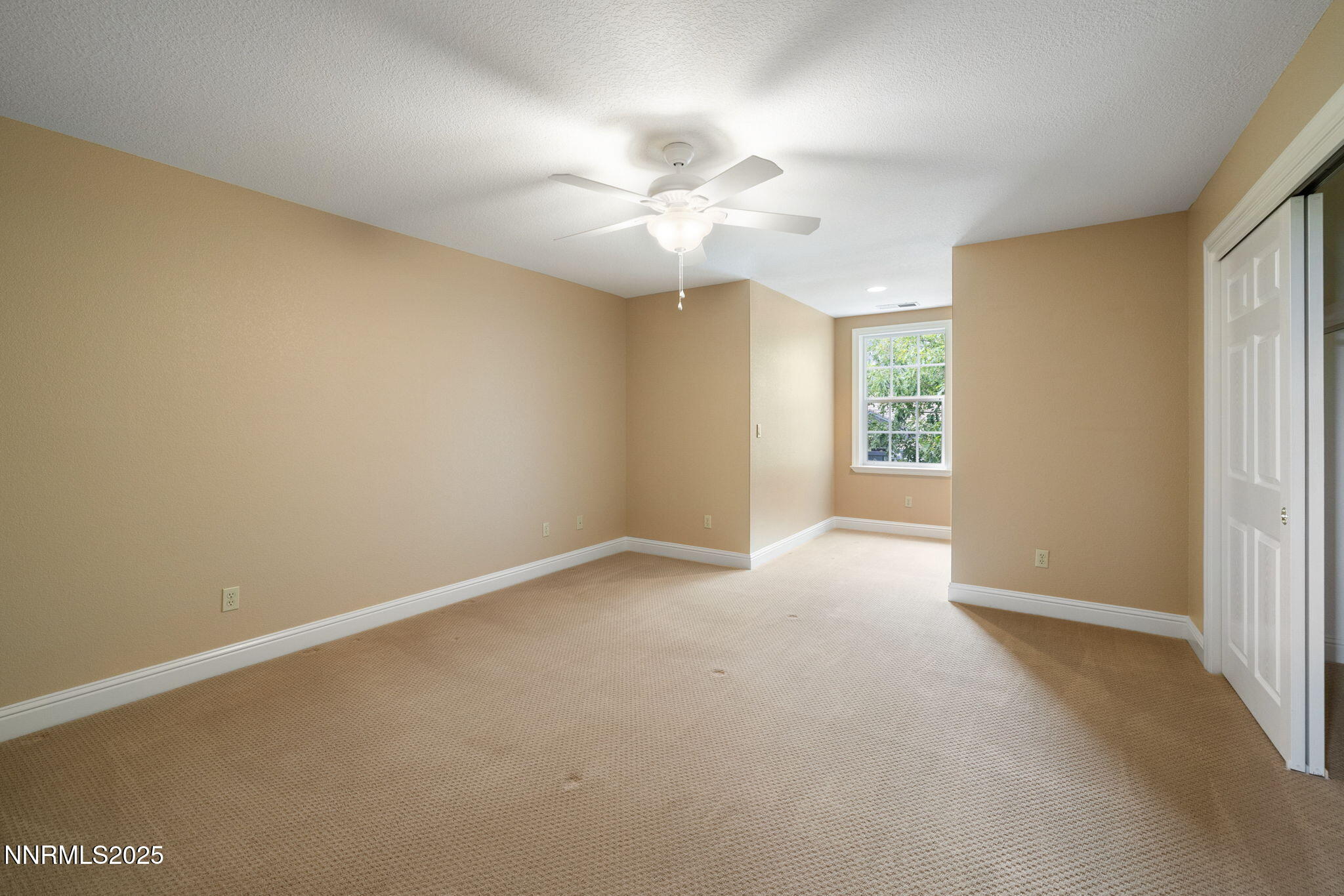 44-web-or-mls-2545 Genoa Aspen-44