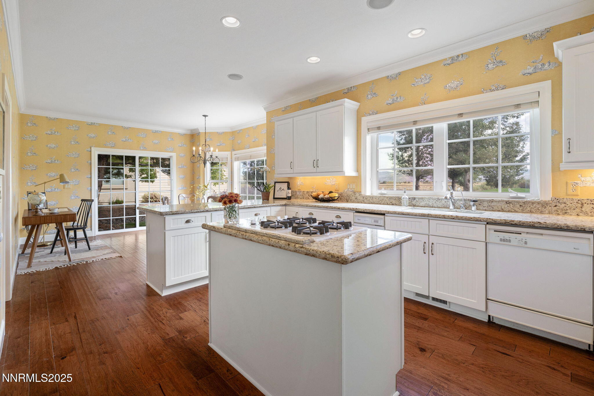 67-web-or-mls-2545 Genoa Aspen Kitchen (