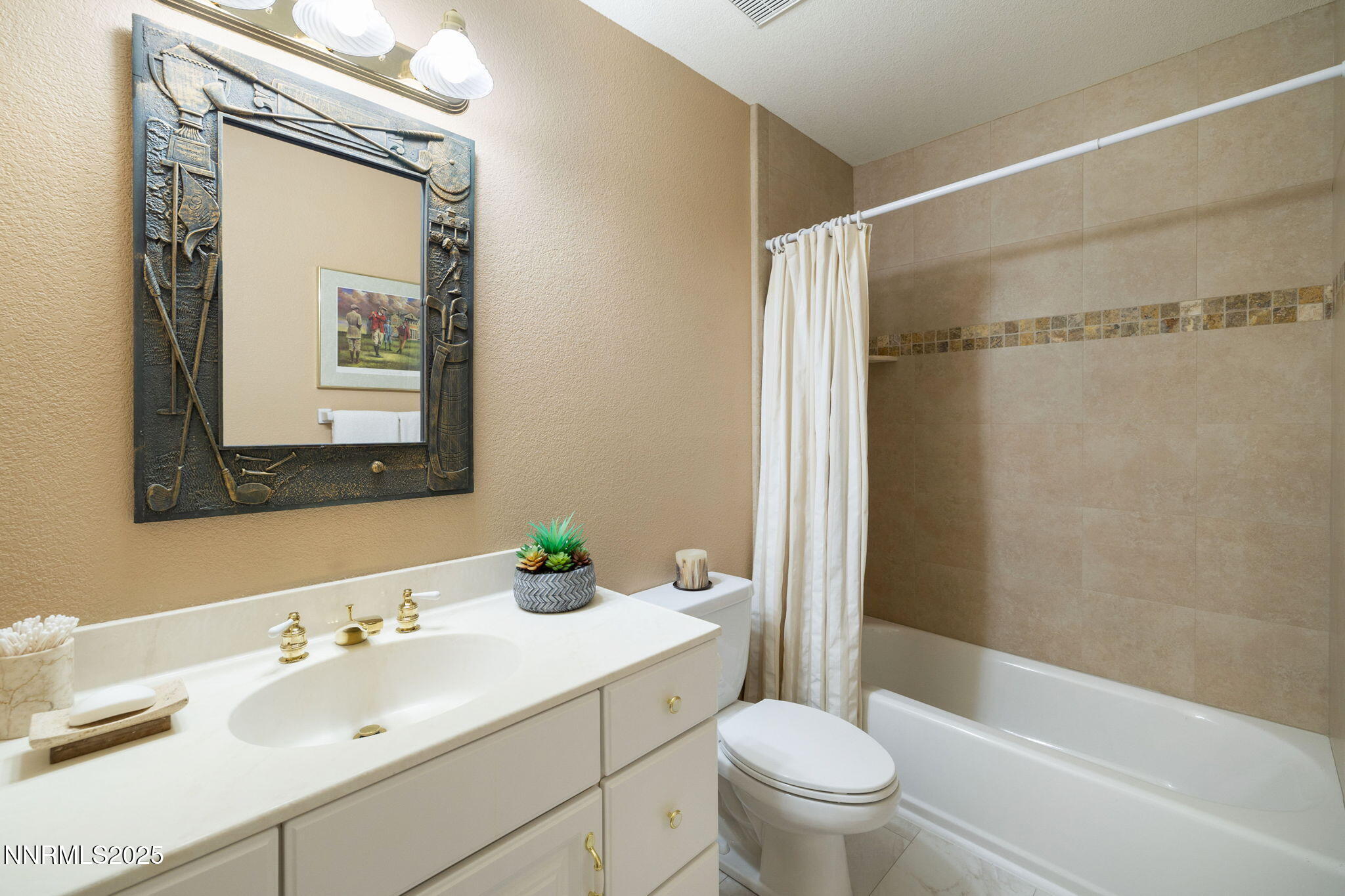 37-web-or-mls-2545 Genoa Aspen-38