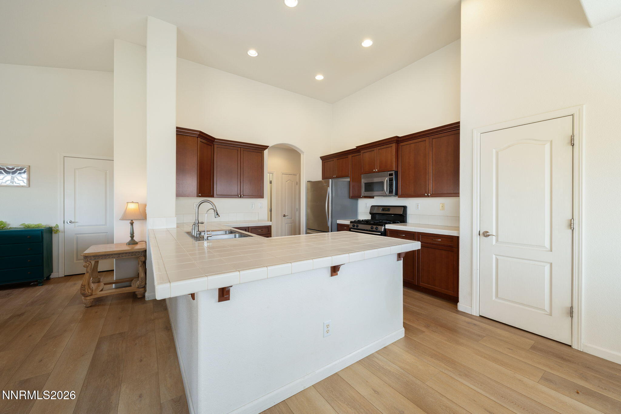 19-web-or-mls-1722 Blue Oak-20