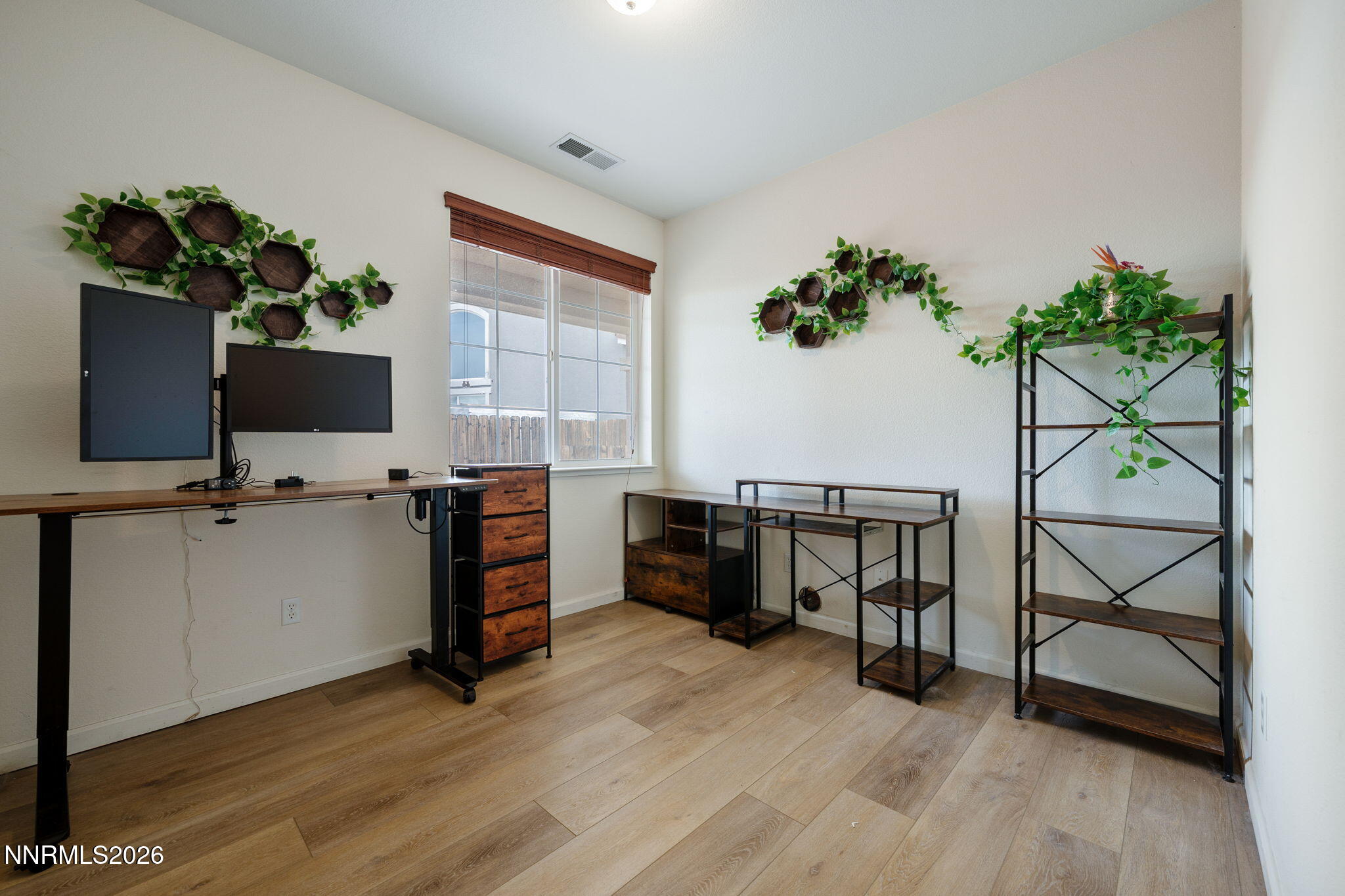 35-web-or-mls-1722 Blue Oak