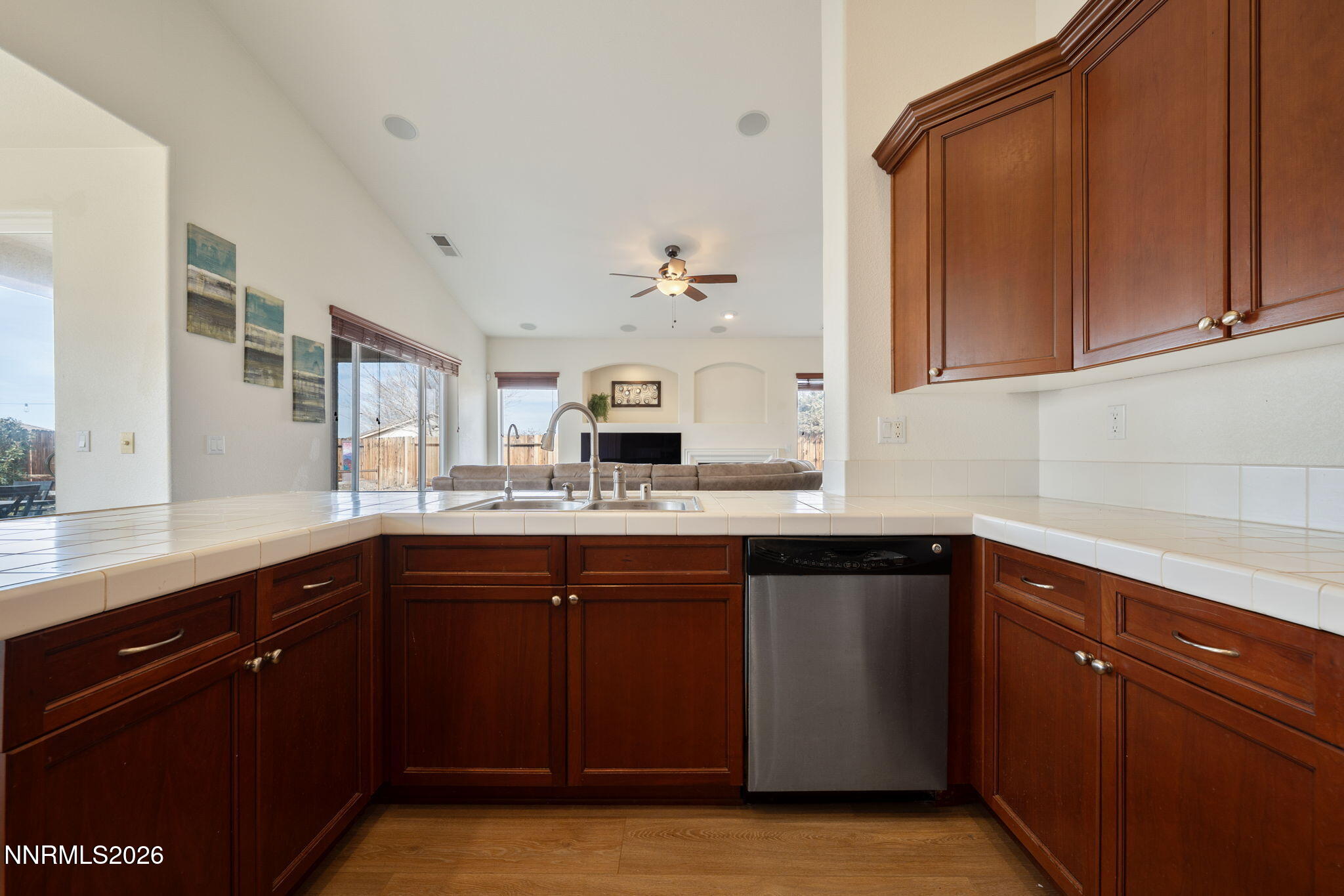 21-web-or-mls-1722 Blue Oak-22