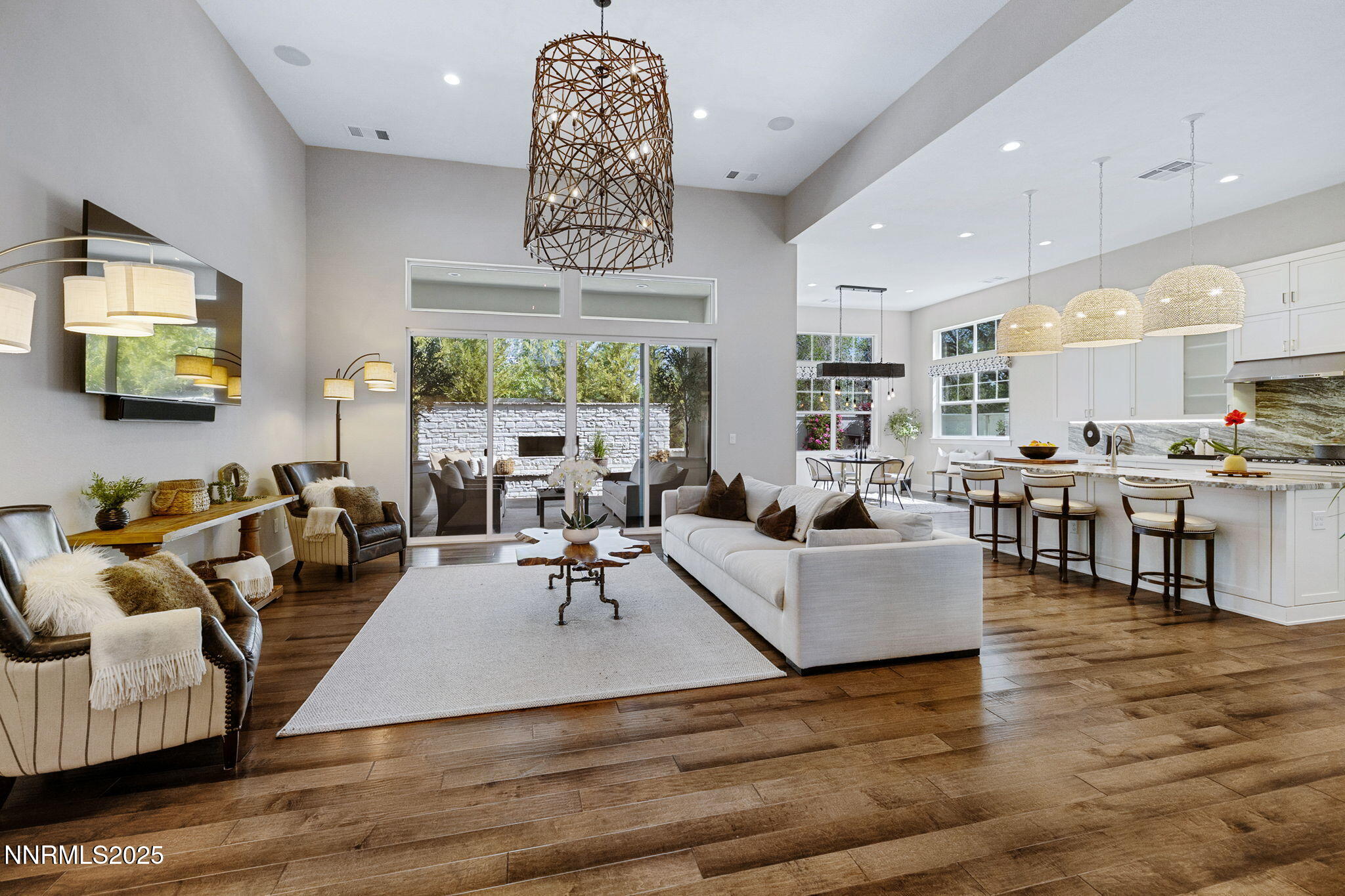 709 W Pleasant Oak Trail