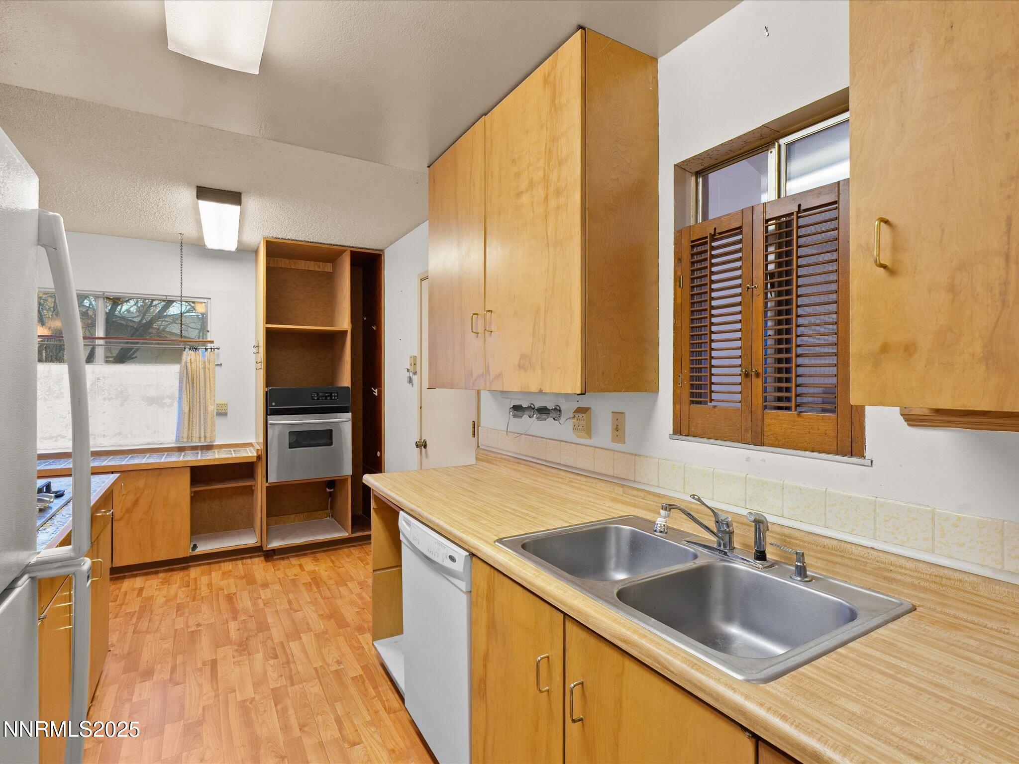 11-7665 Yorkshire Dr-110