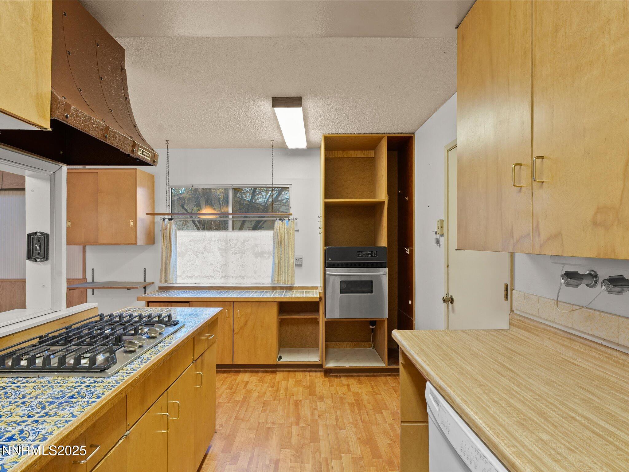 12-7665 Yorkshire Dr-111