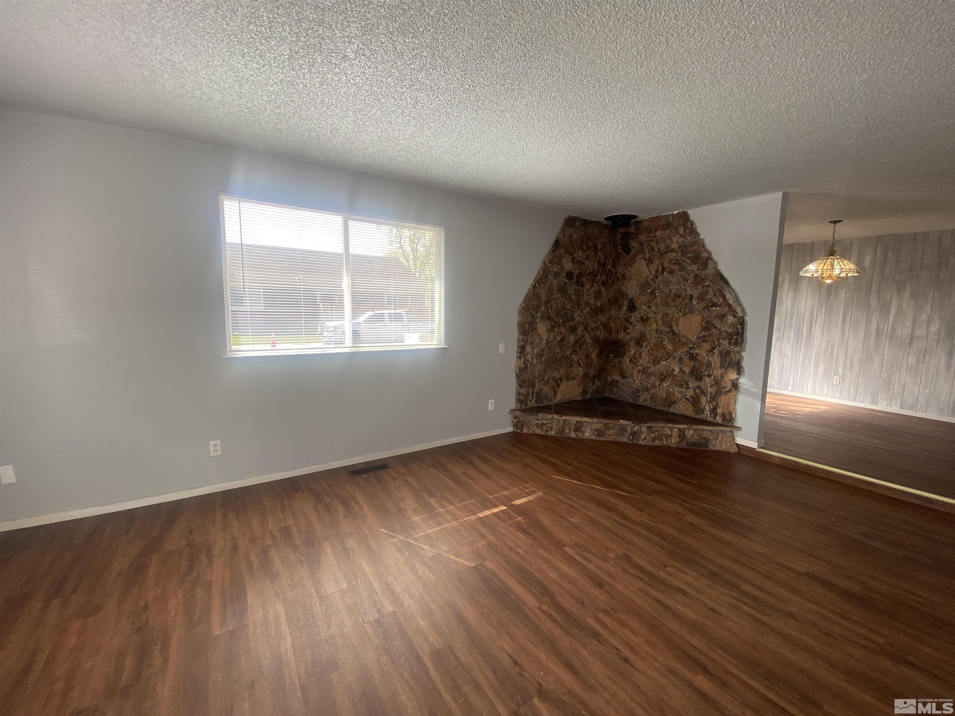 1522 North Court