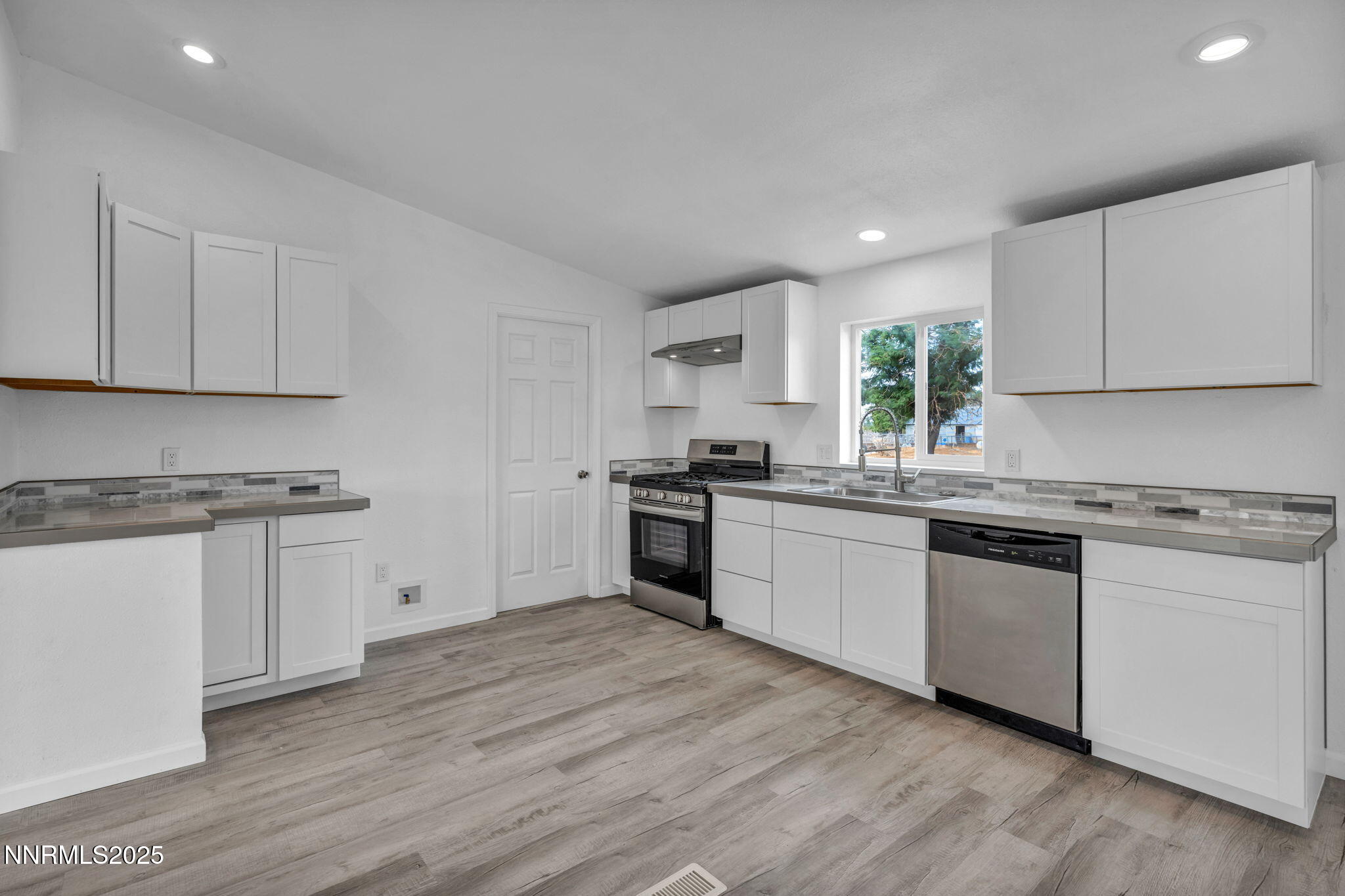 Stagecoach, Nevada 89429, United States, 3 Bedrooms Bedrooms, ,2 BathroomsBathrooms,Residential,Active,200075