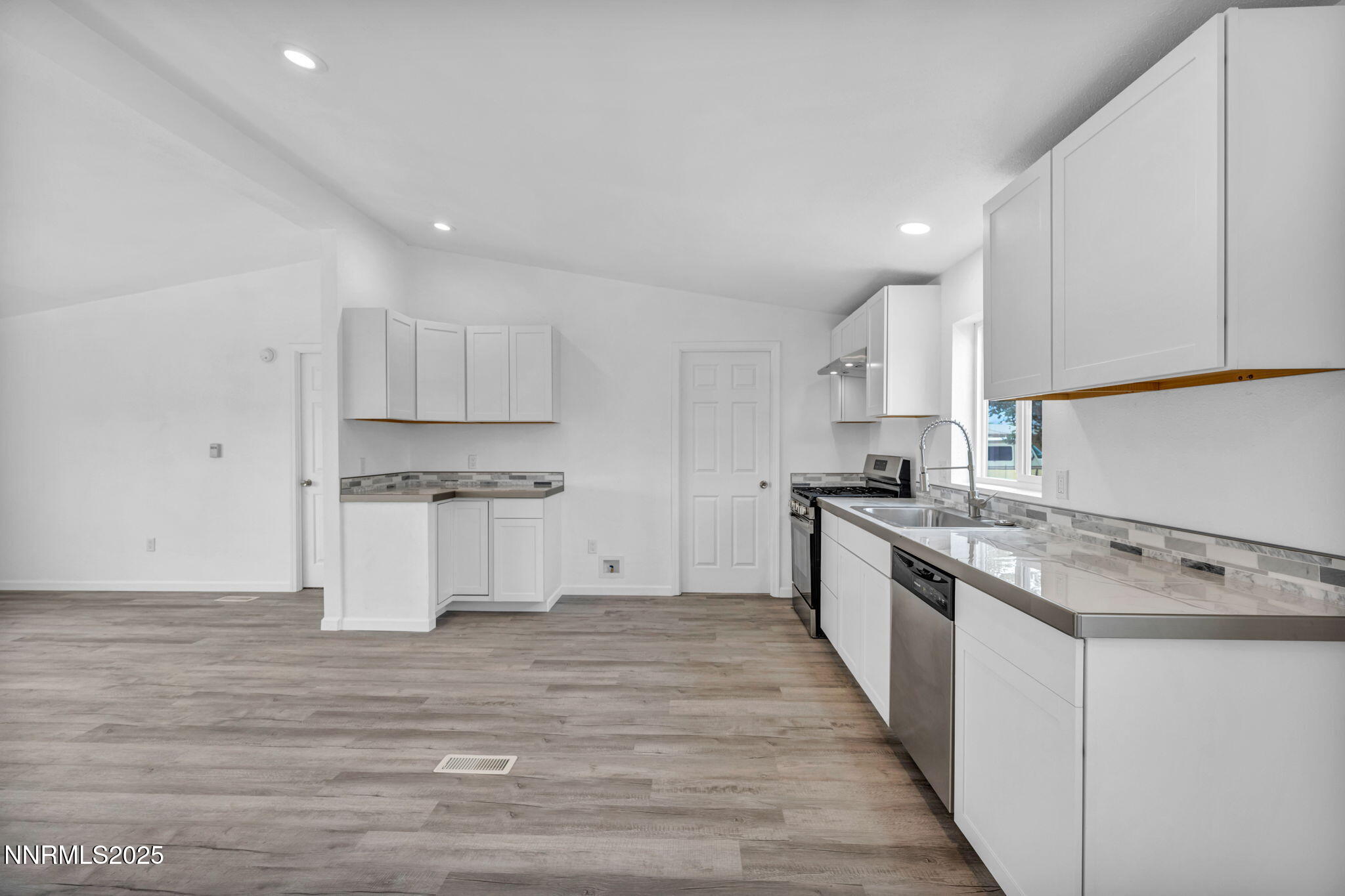 Stagecoach, Nevada 89429, United States, 3 Bedrooms Bedrooms, ,2 BathroomsBathrooms,Residential,Active,200075