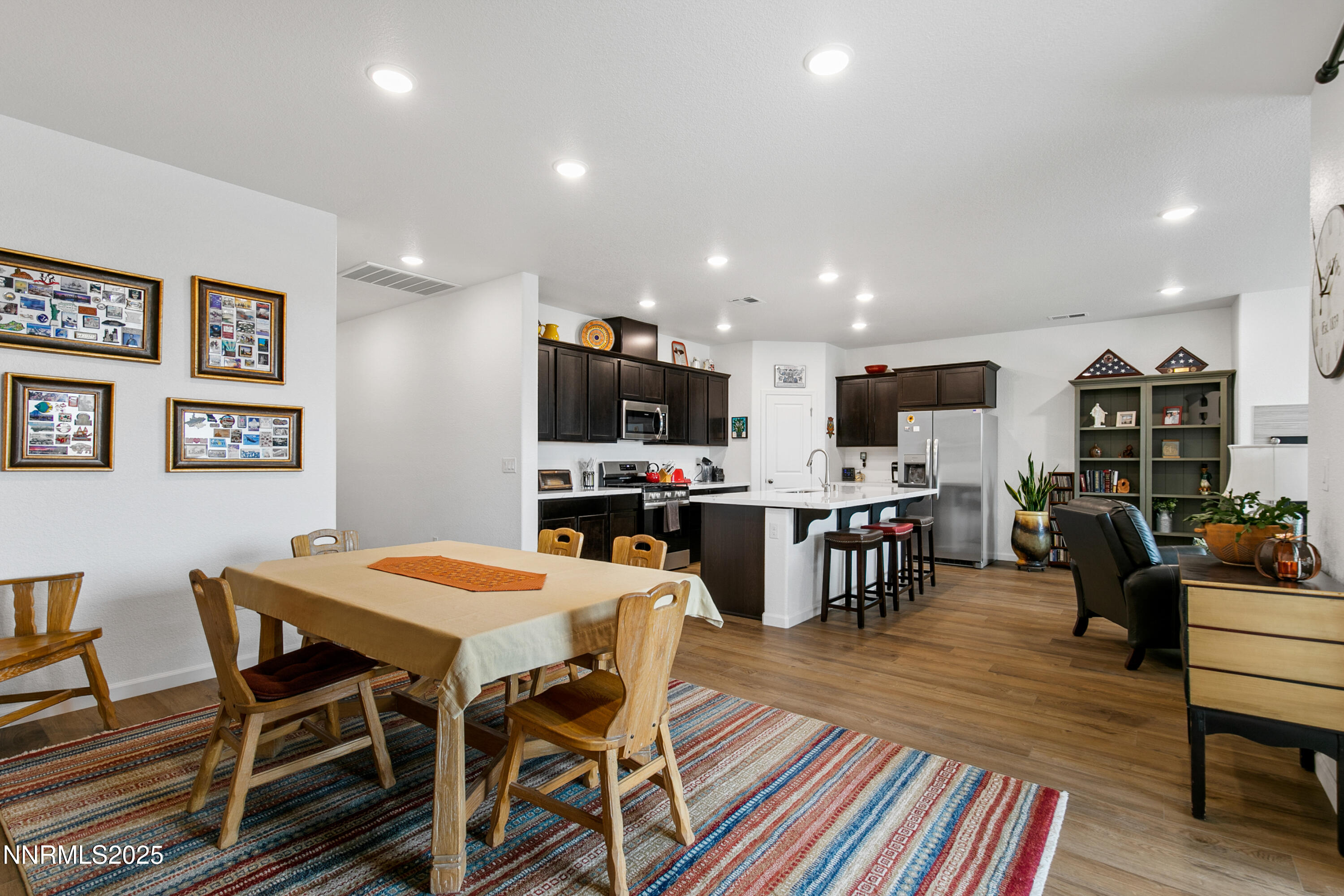 11-3274 Eleanor Wy-20