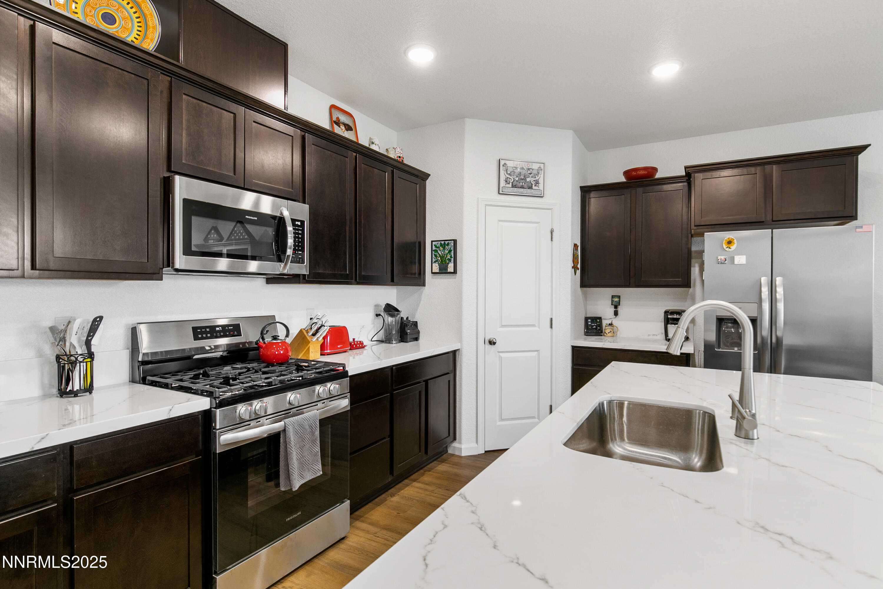 07-3274 Eleanor Wy-16