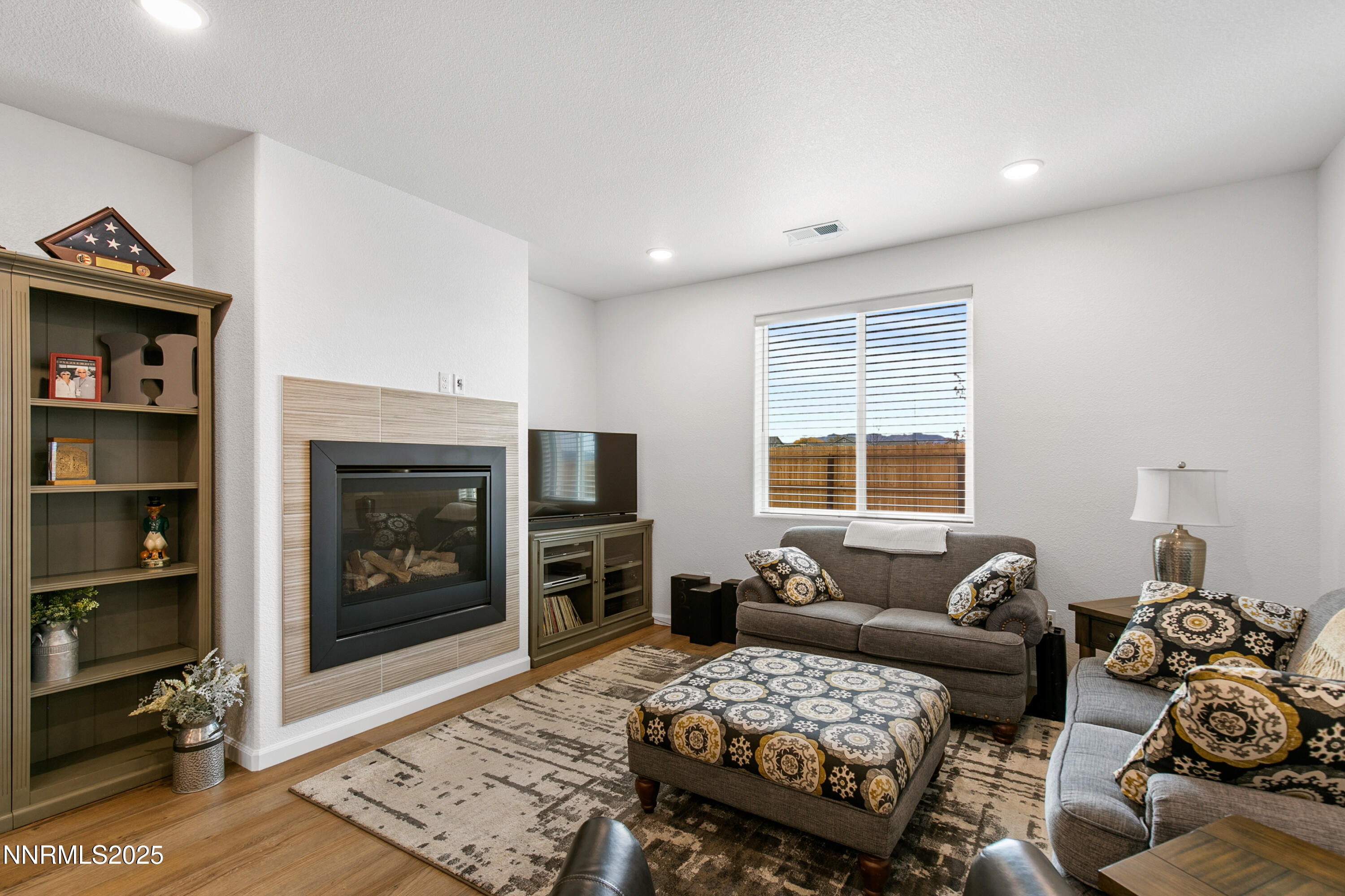 10-3274 Eleanor Wy-19