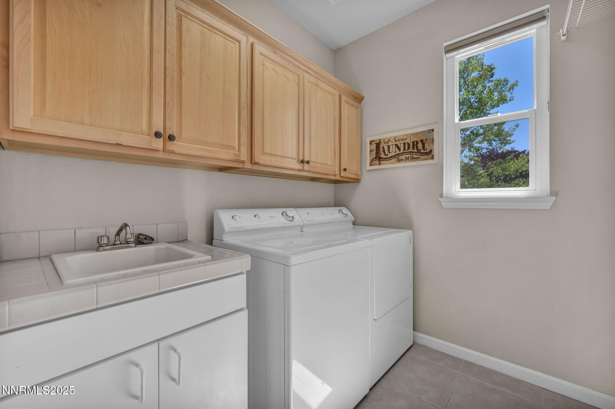 Sparks, Nevada 89436, United States, 5 Bedrooms Bedrooms, ,4 BathroomsBathrooms,Residential,Active,156380