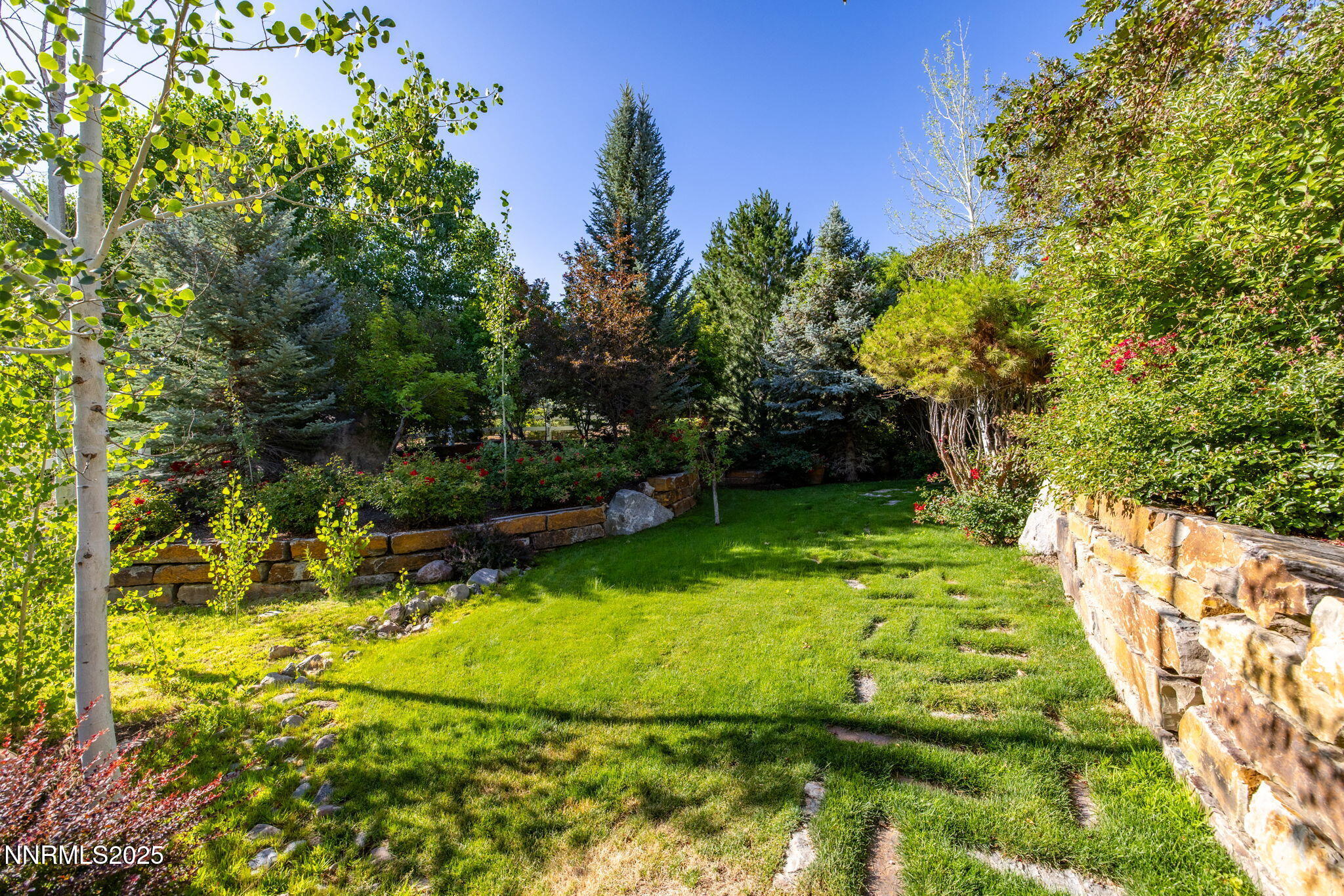 30-web-or-mls-2680 Olive Pl-16