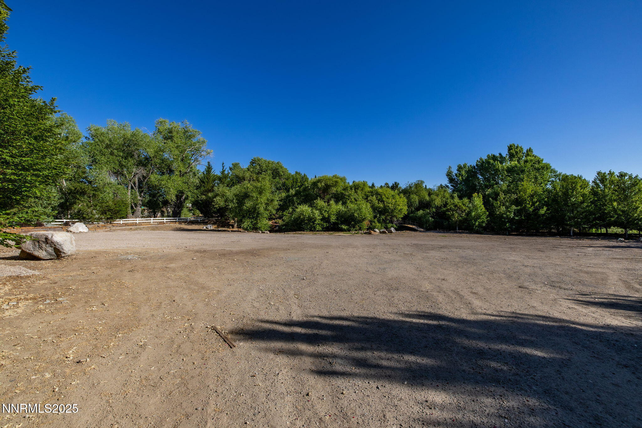 27-web-or-mls-2680 Olive Pl-11