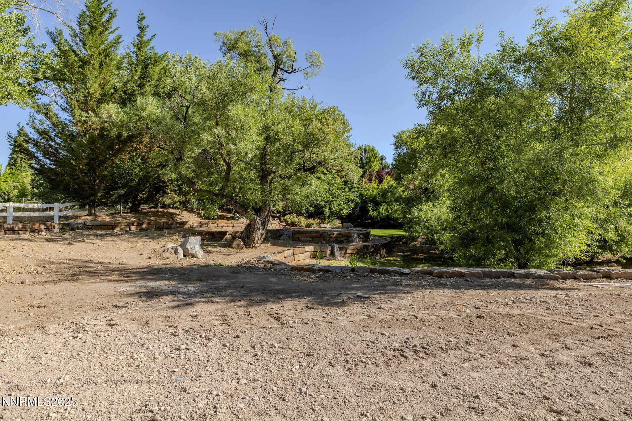 38-web-or-mls-2680 Olive Pl-22