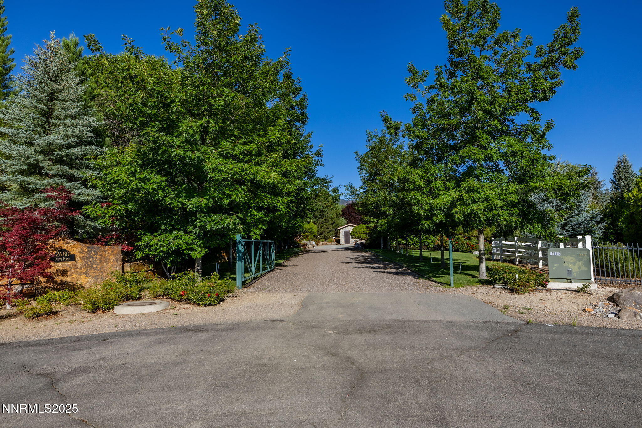 21-web-or-mls-2680 Olive Pl-5