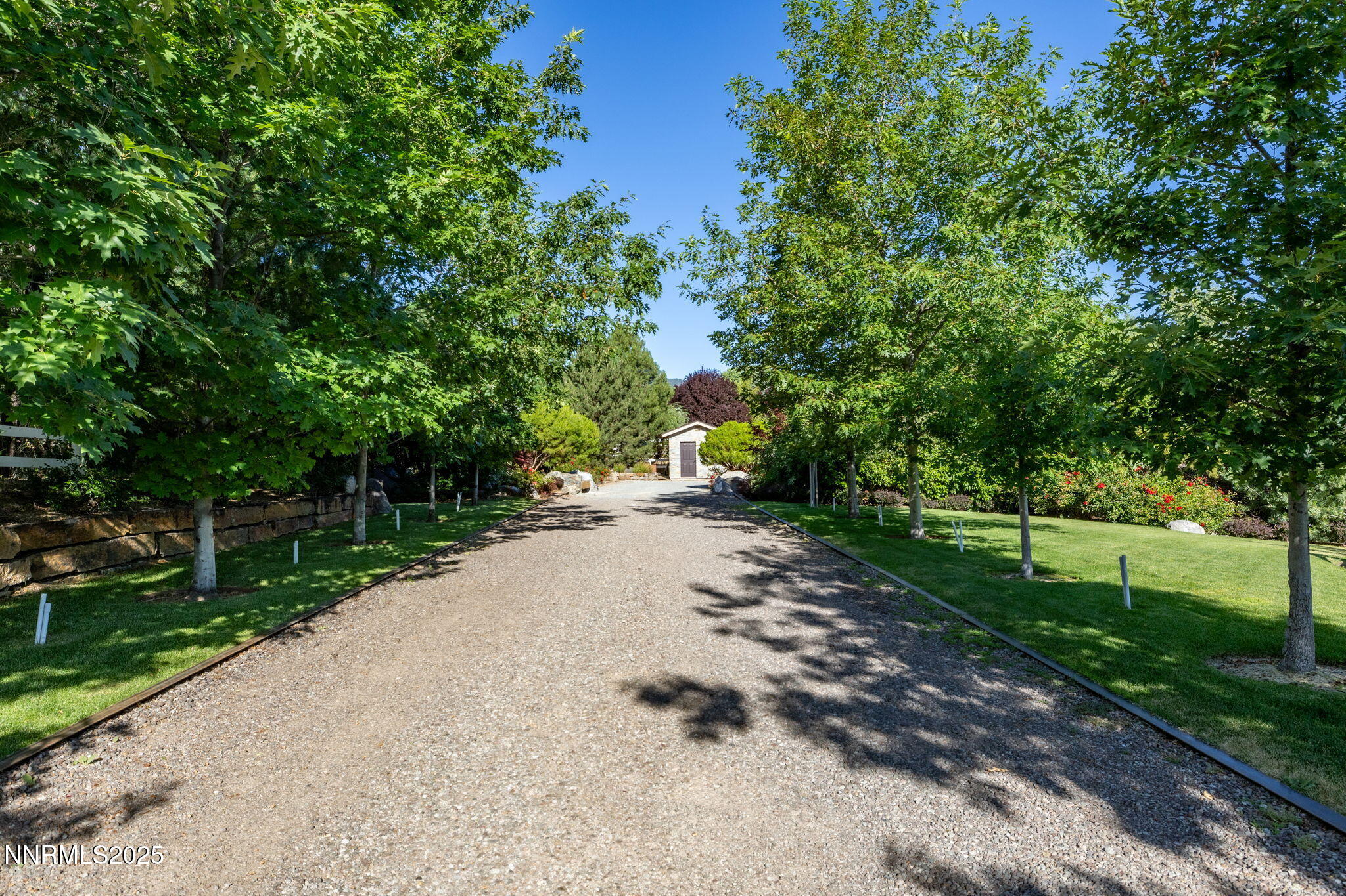 22-web-or-mls-2680 Olive Pl-7