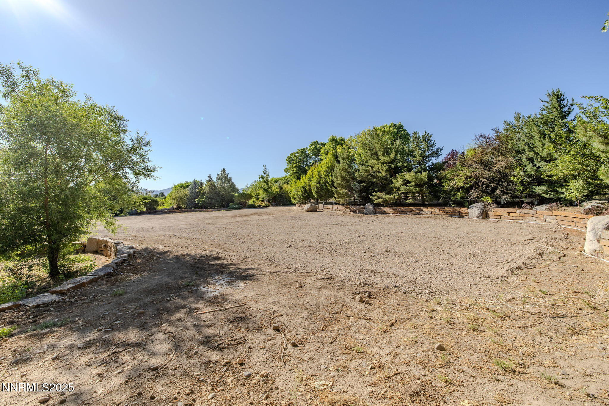 37-web-or-mls-2680 Olive Pl-21