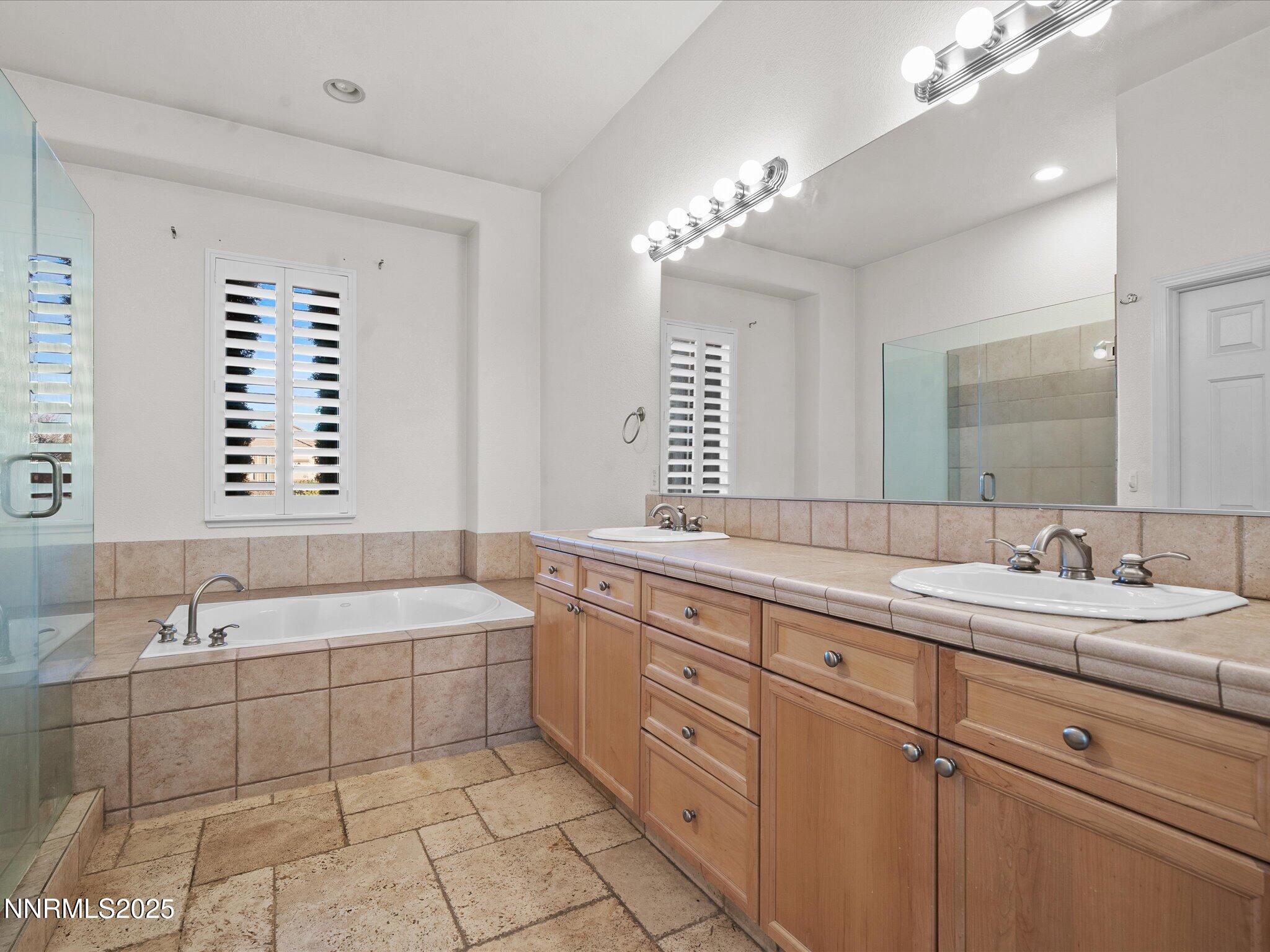 28-5519 New Mexico Ct-127