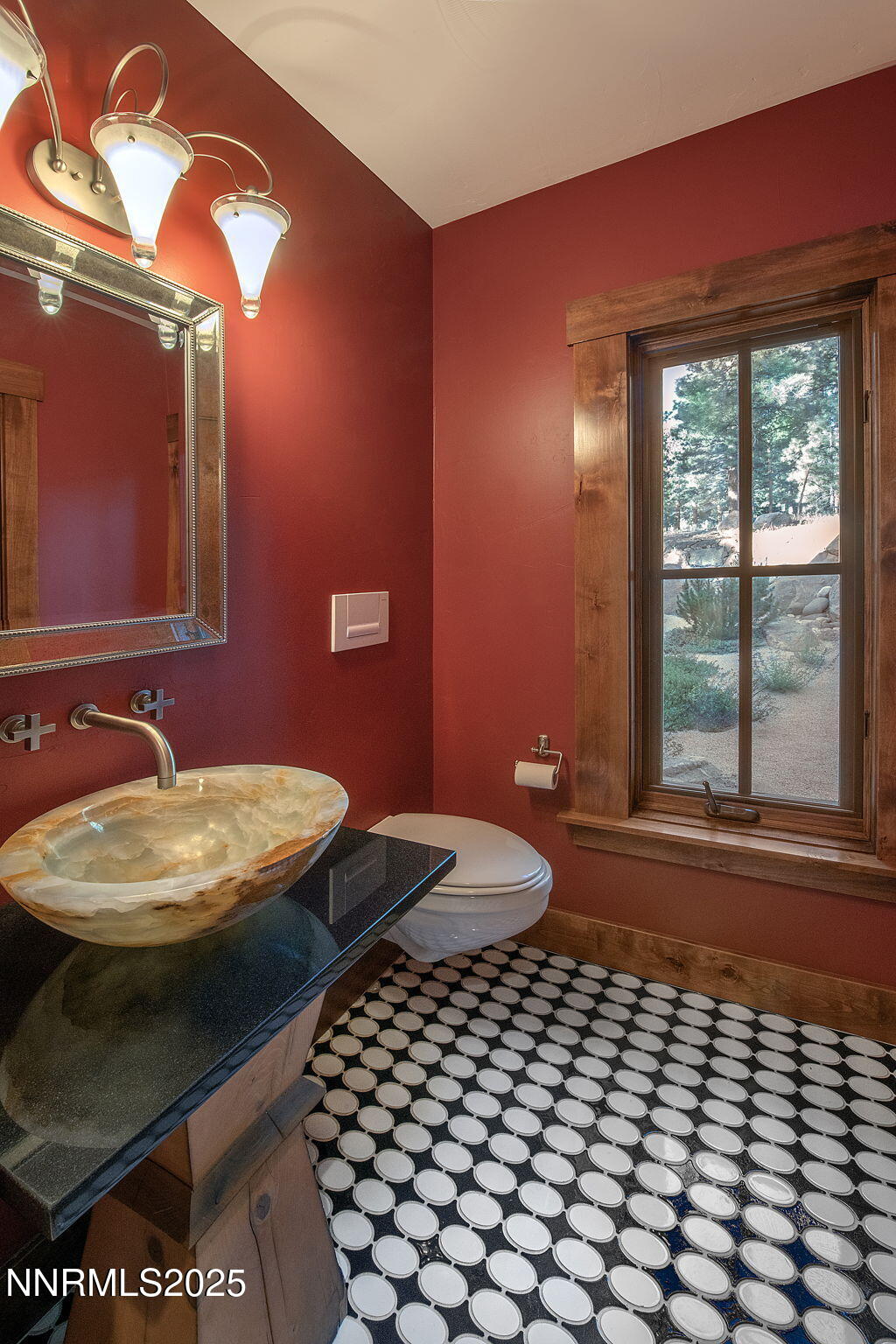 56-web-or-mls-Powder Room 1