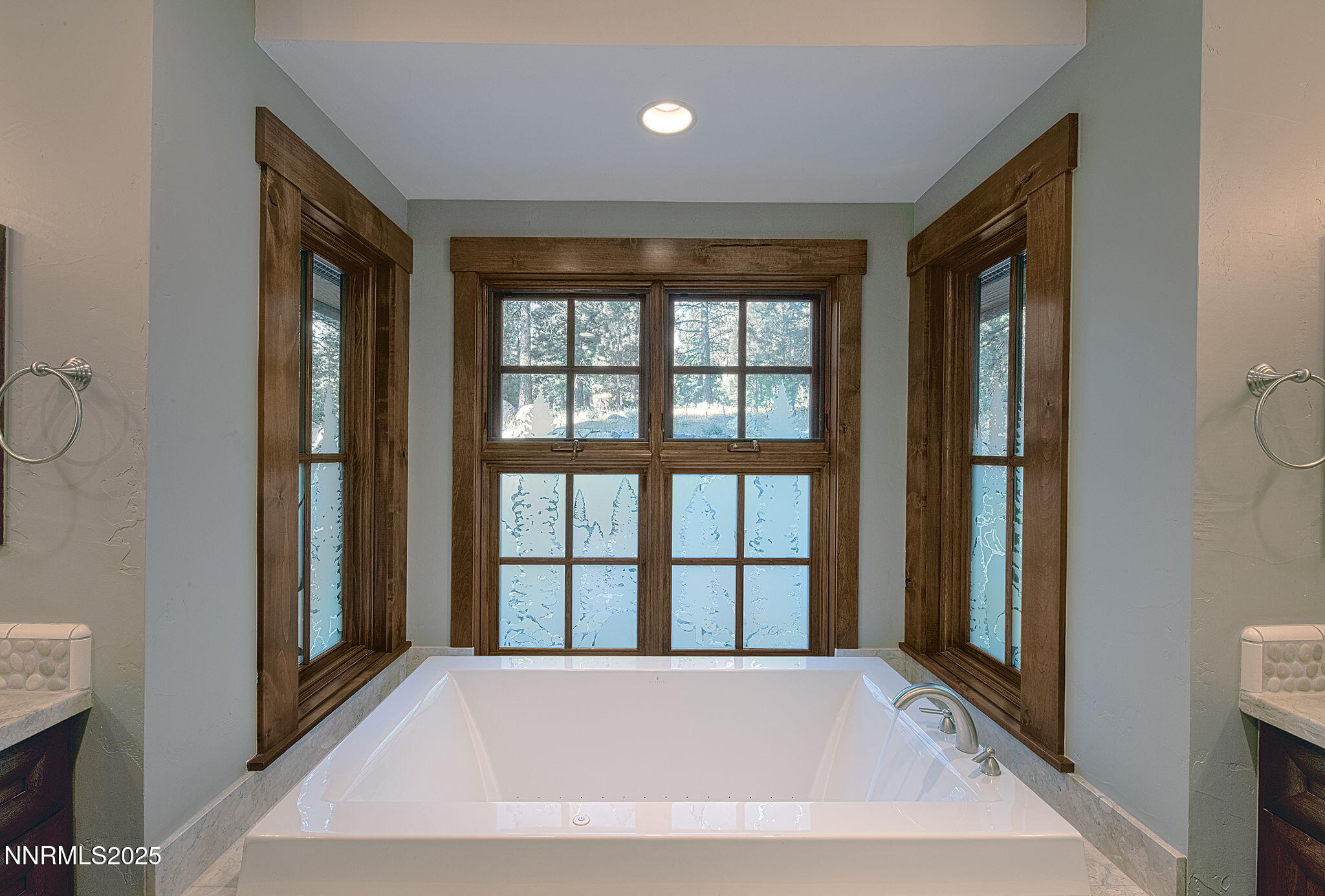 57-web-or-mls-Primary Bath 1