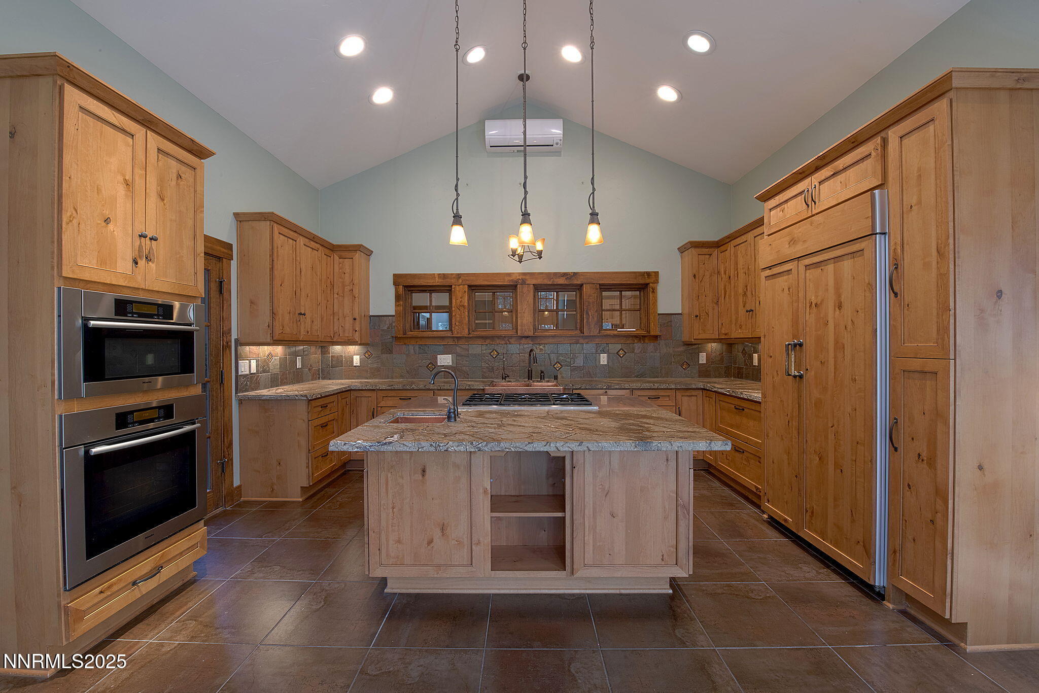 50-web-or-mls-Kitchen 2