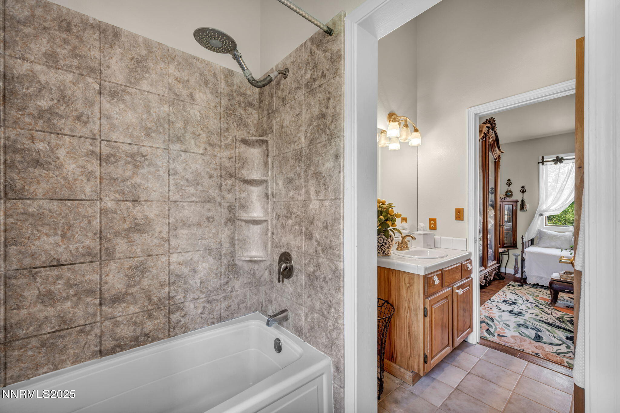 96-web-or-mls-14310-mt-snow-dr