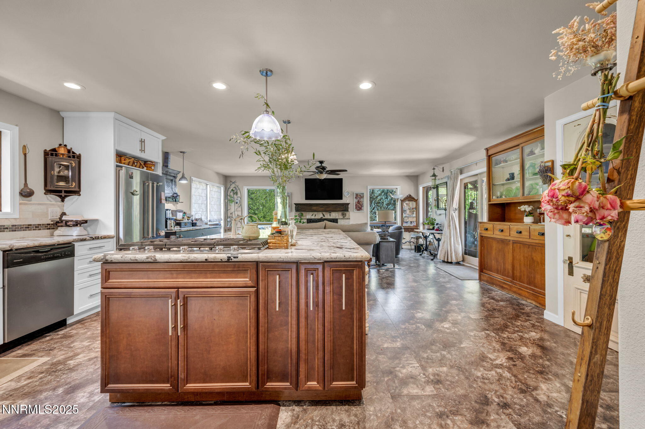 69-web-or-mls-14310-mt-snow-dr