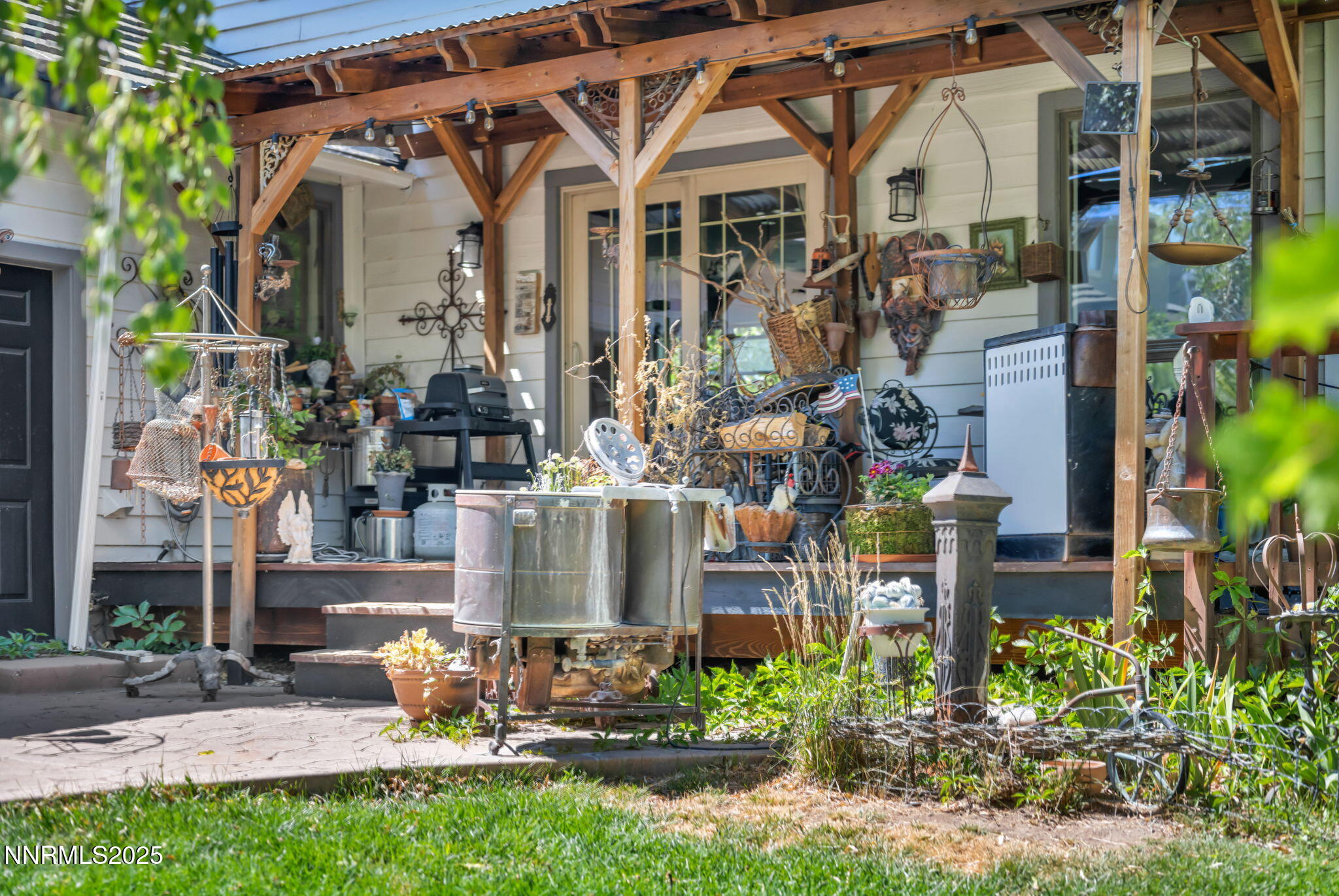 10-web-or-mls-14310-mt-snow-dr