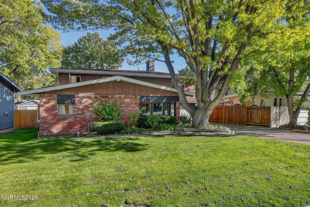 Photo of 1464 Mark Twain Avenue, Reno, NV 89509 (MLS # 260000959)